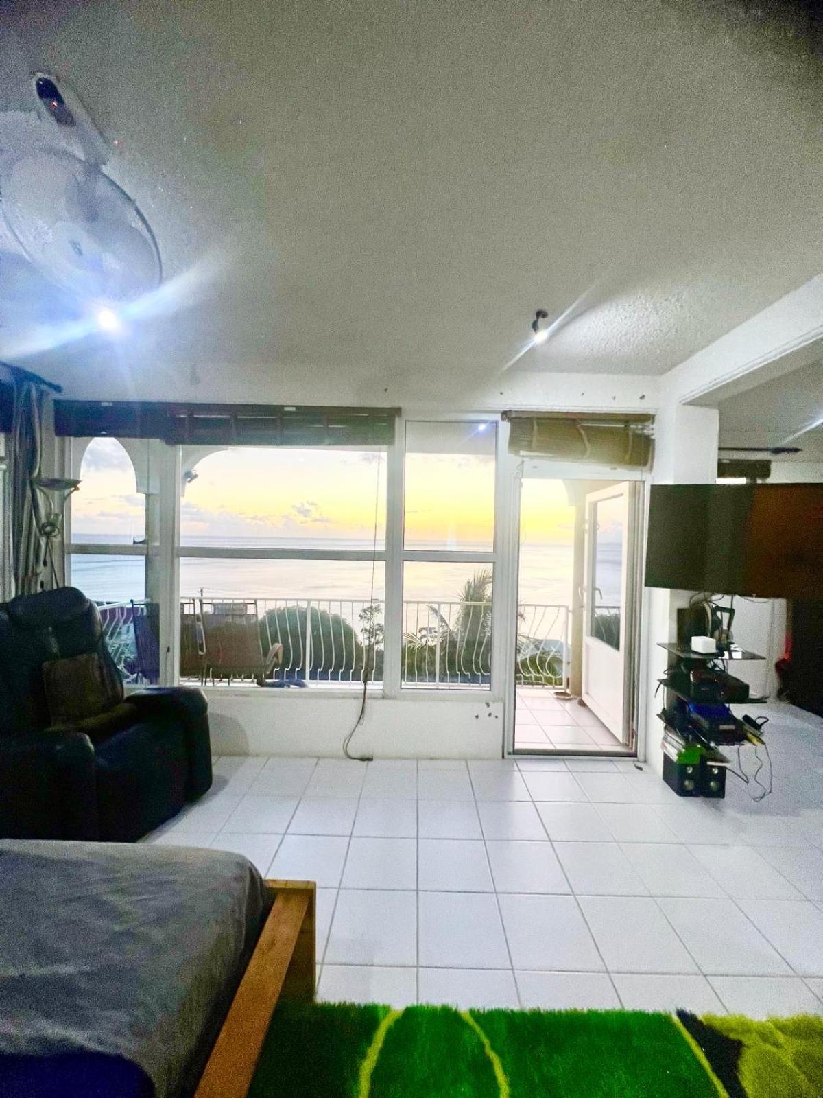 Castle Comfort Seaview deluxe Apartment