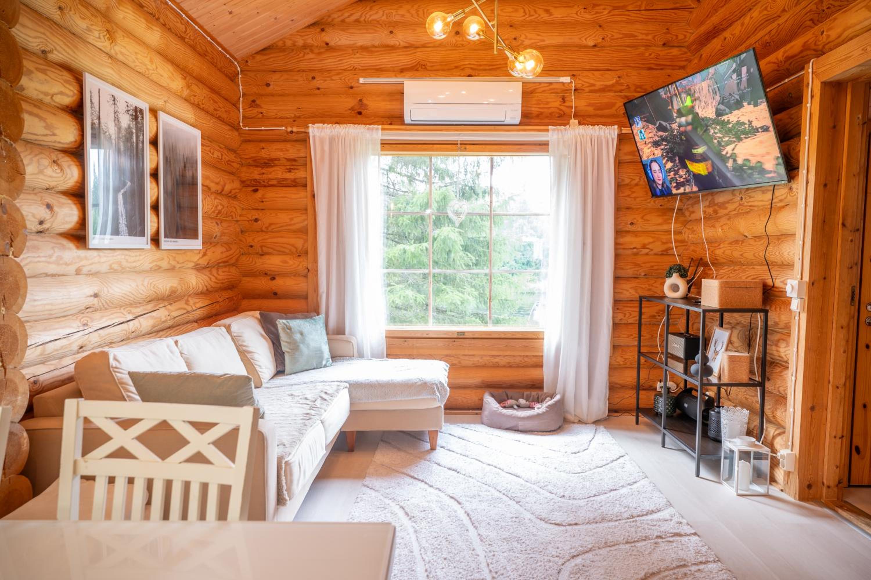 Lapin Villa Hiisi joen rannalla