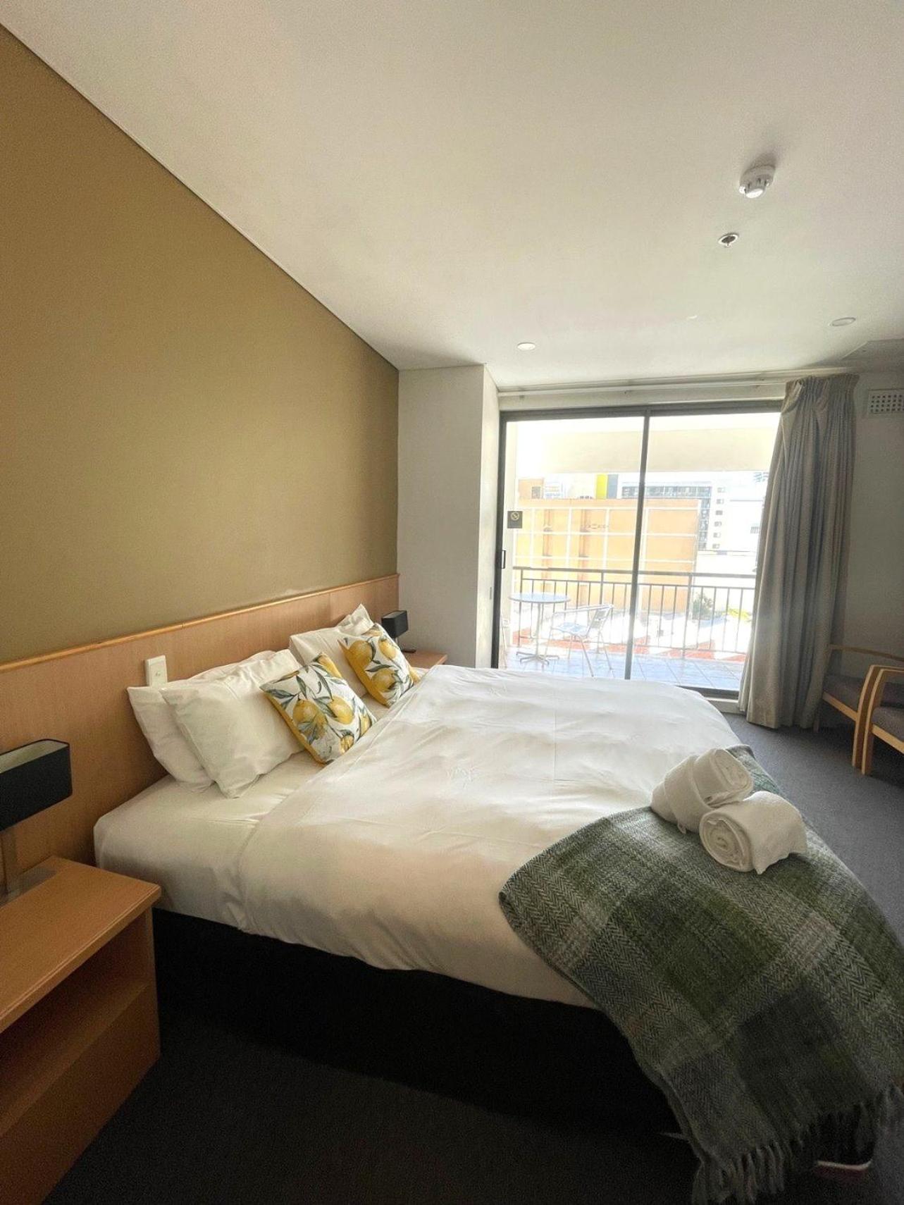 408 Abundant Abode CBD 1BR Best Location & Balcony