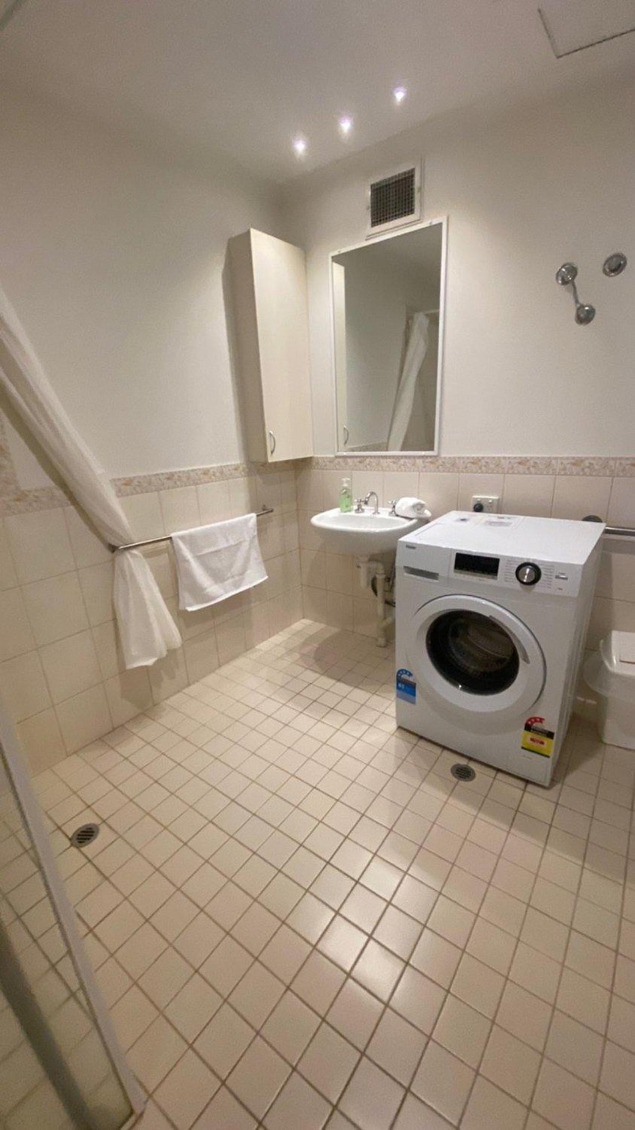 408 Abundant Abode CBD 1BR Best Location & Balcony