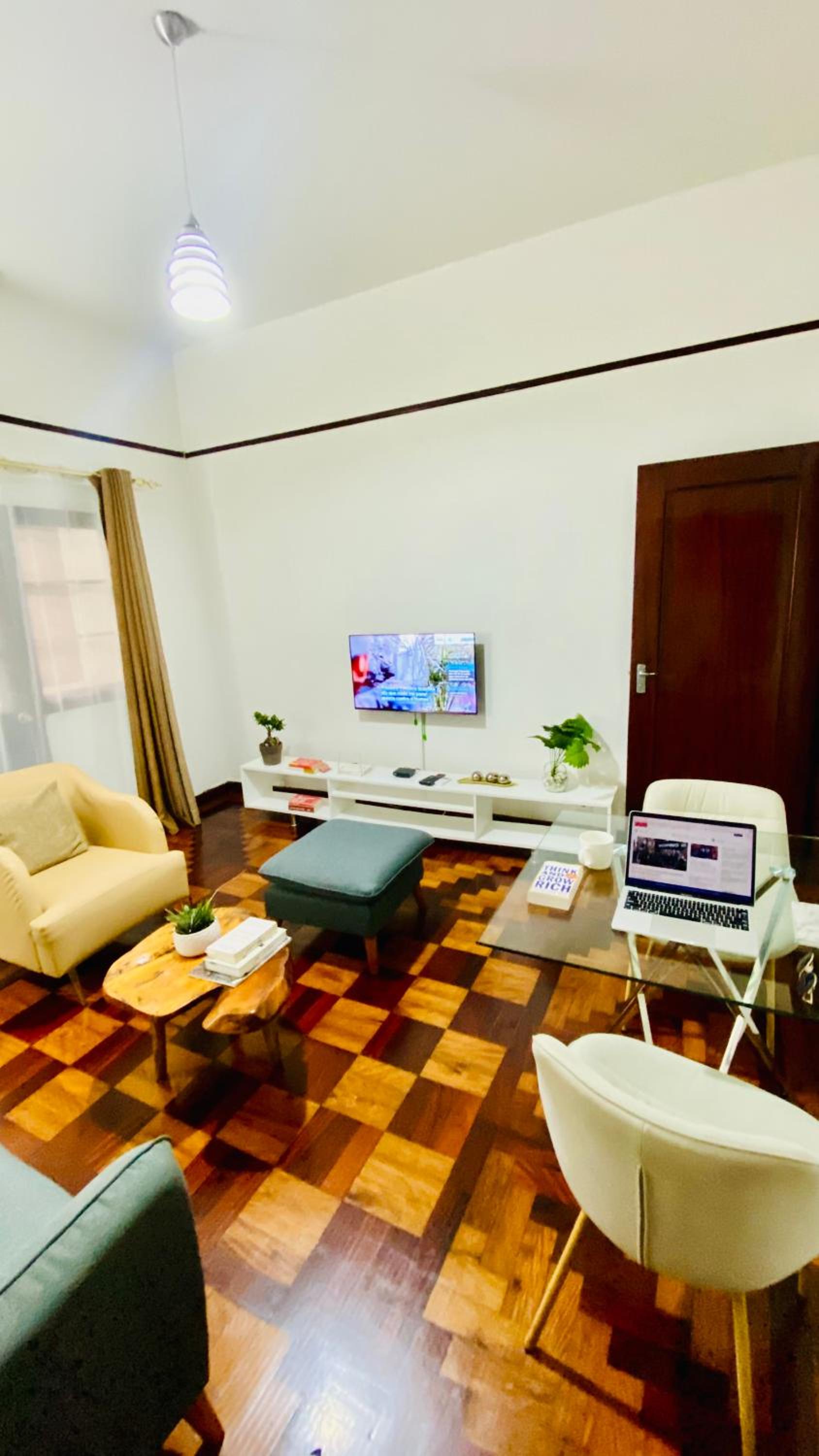 Prime Polana Location Stylish Two Bedroom Apartment for Four guests view 4