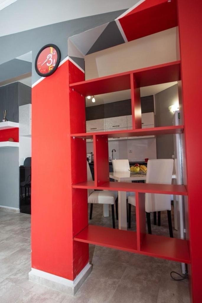 Apartment 19