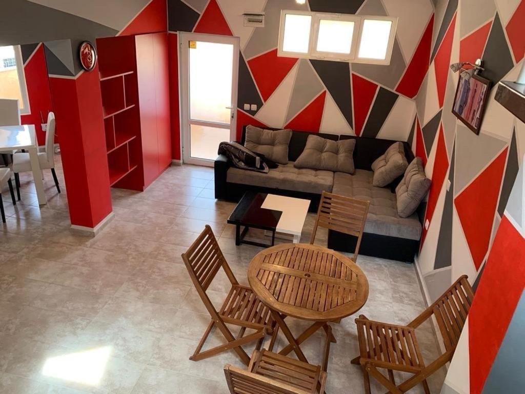 Apartment 19