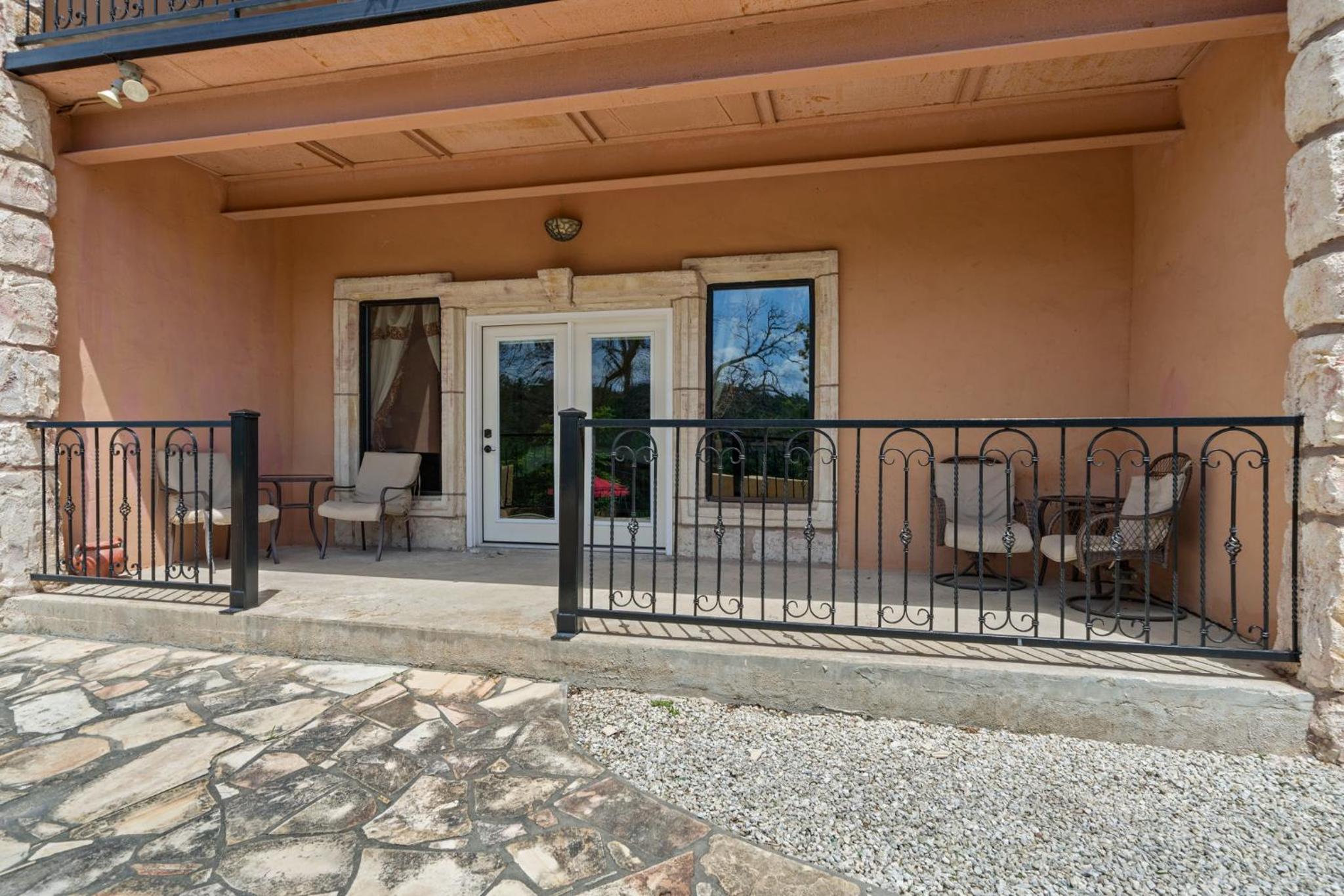 Blanco Riverside Cottages