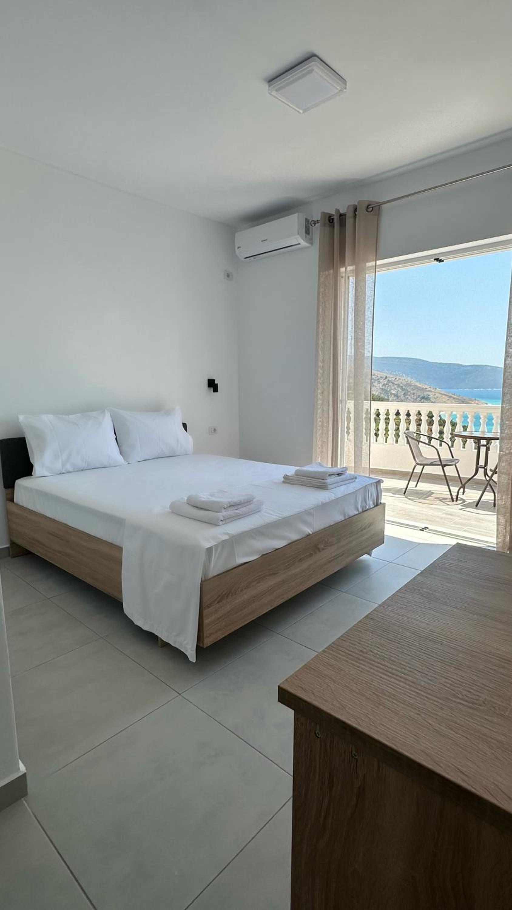 Lumra Rooms