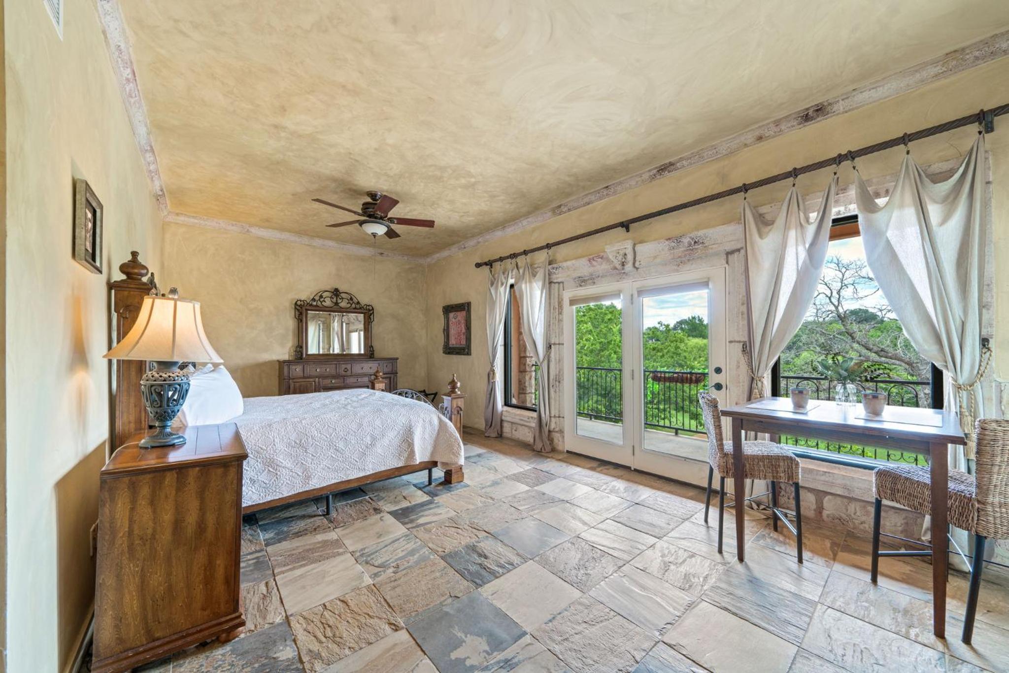 Blanco Riverside Cottages