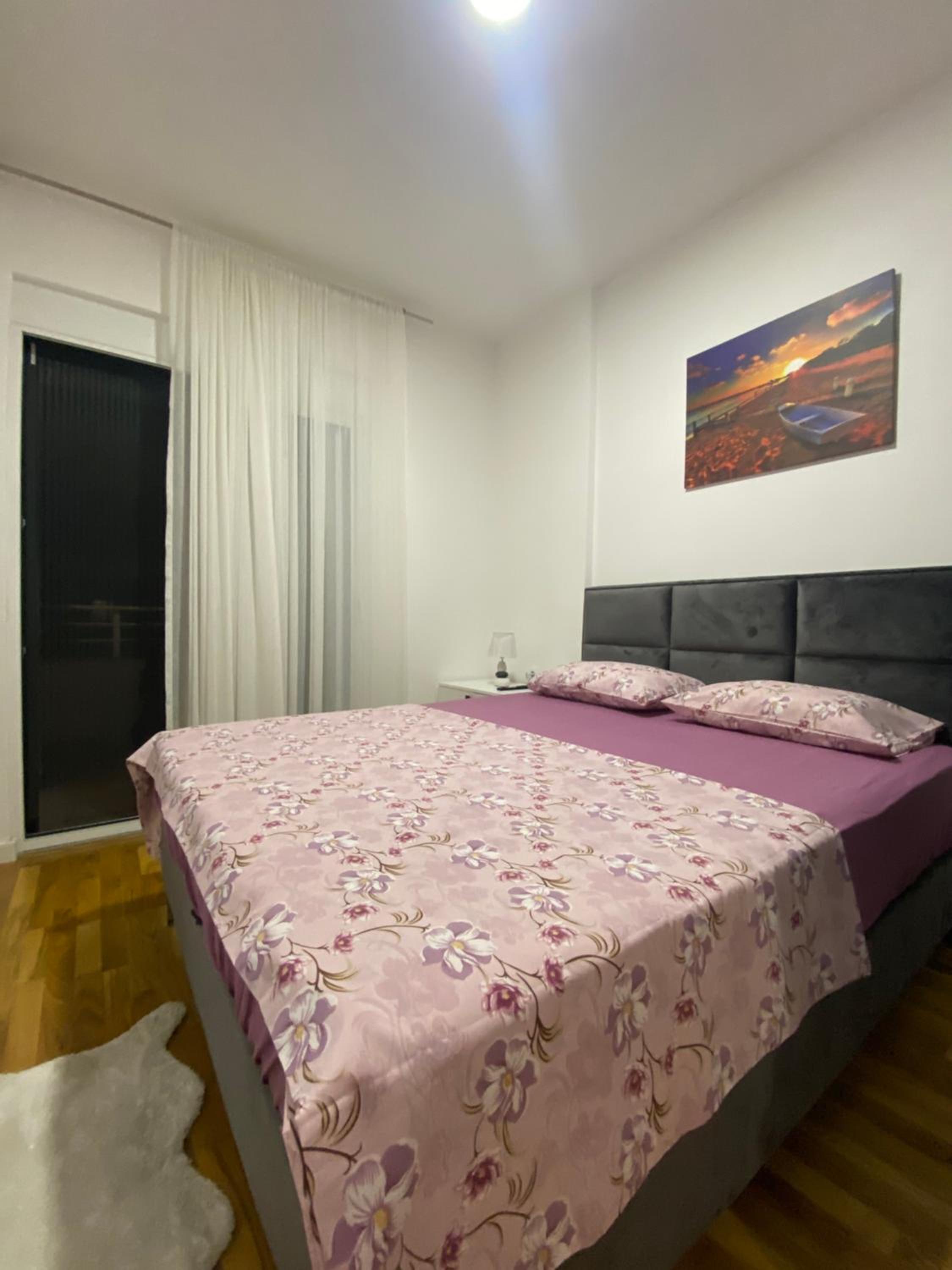 Crown Apartment