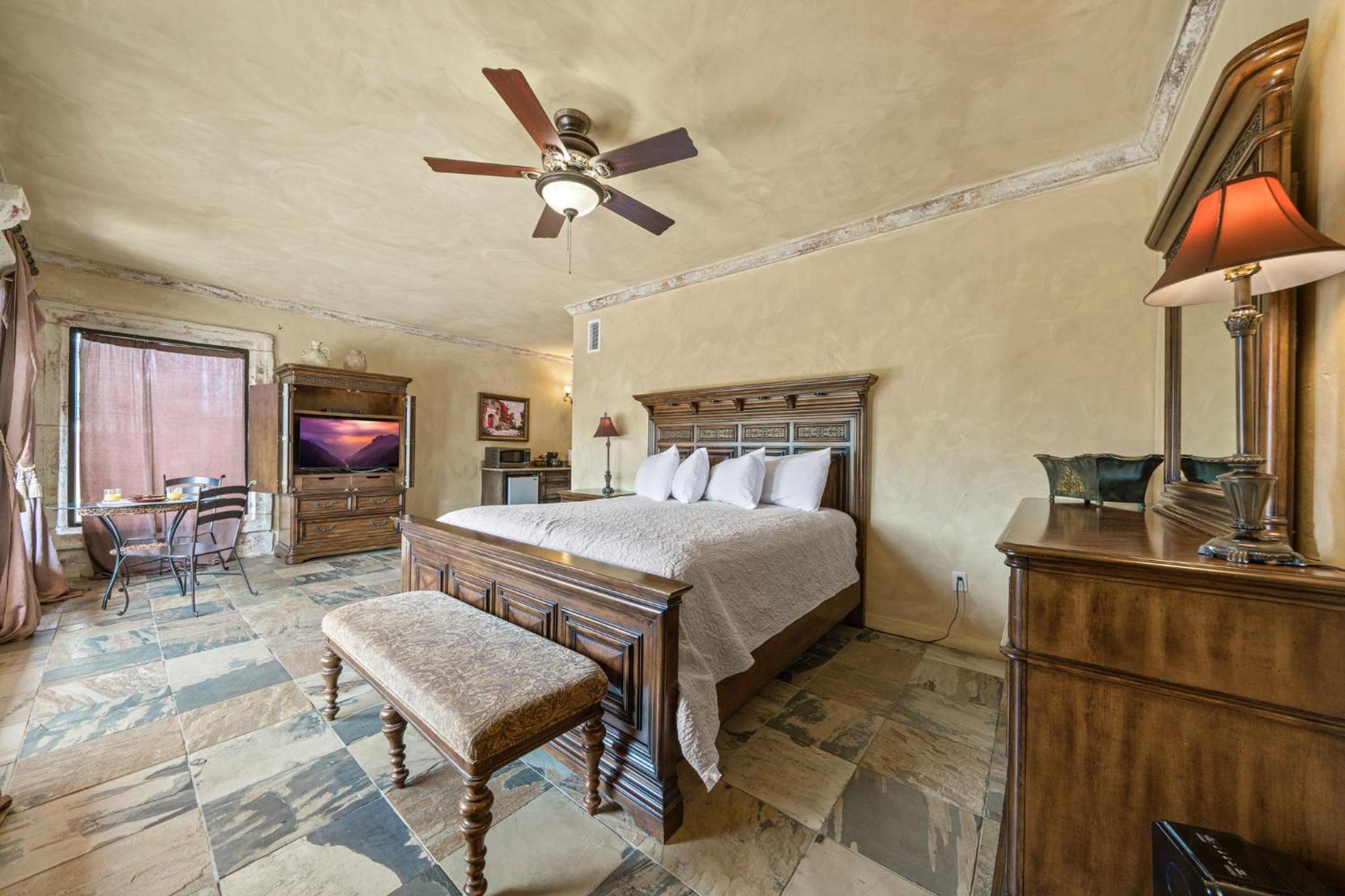 Blanco Riverside Cottages