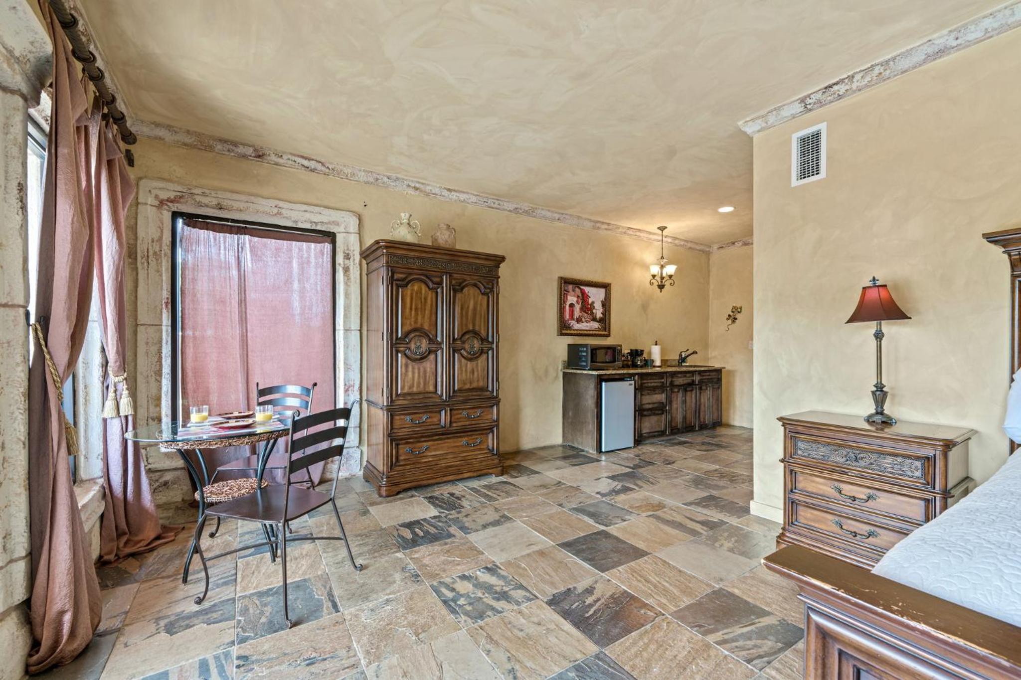 Blanco Riverside Cottages