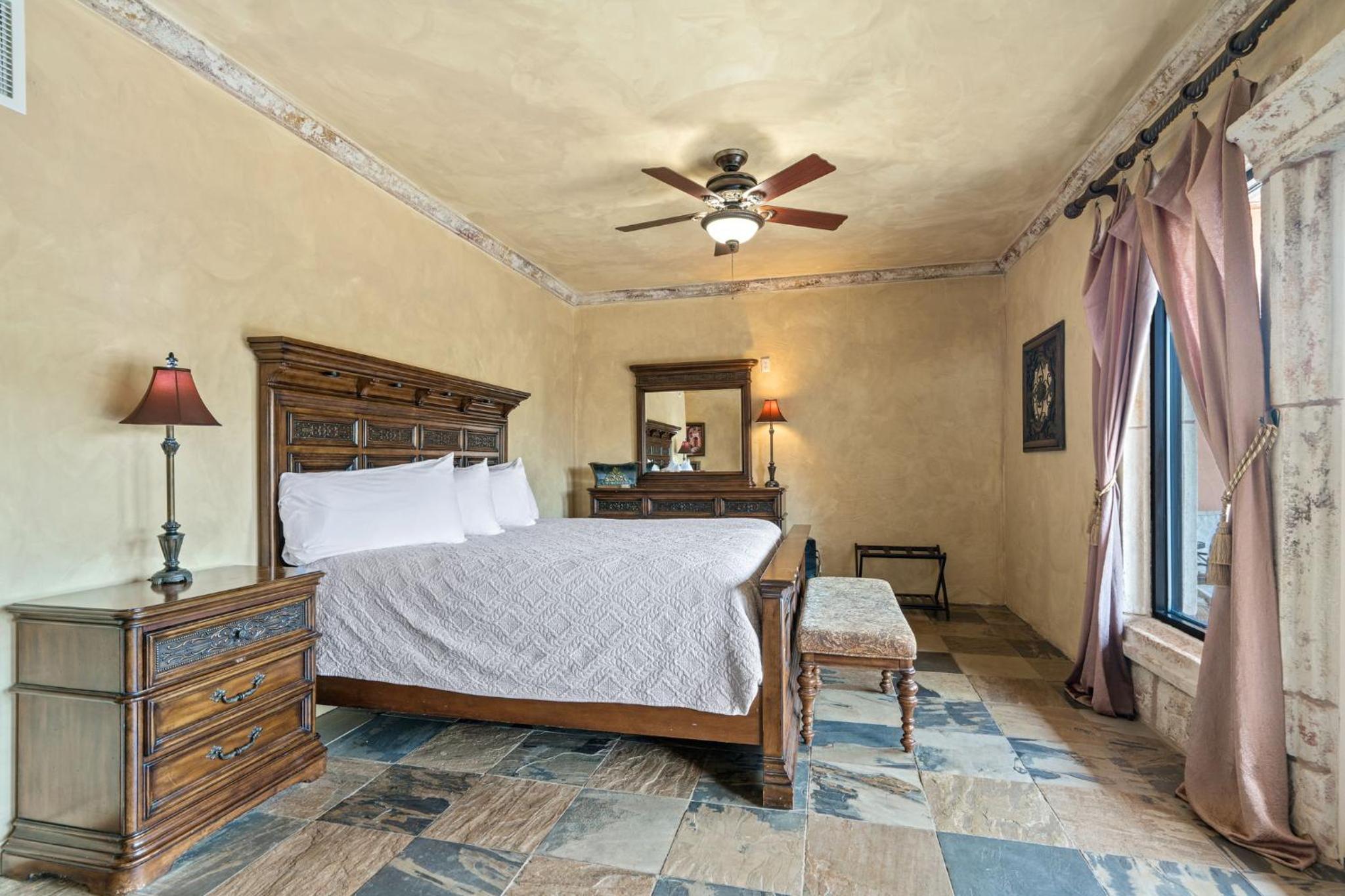 Blanco Riverside Cottages