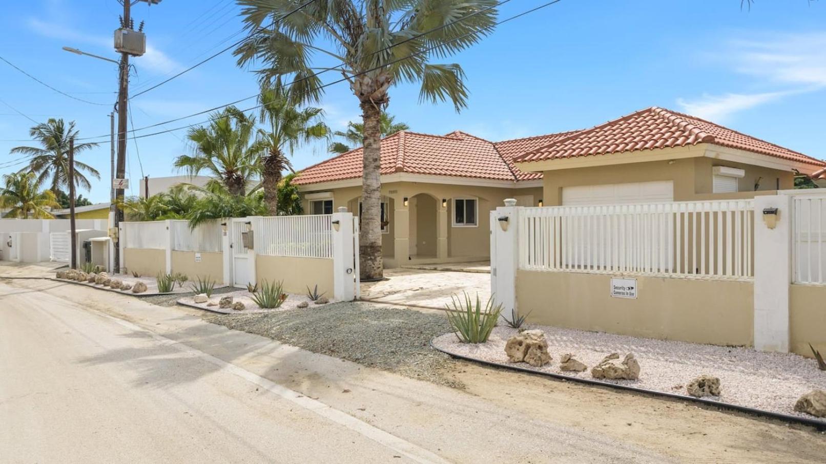 Casa Salty Sea Breeze 4mins To Palm Beach