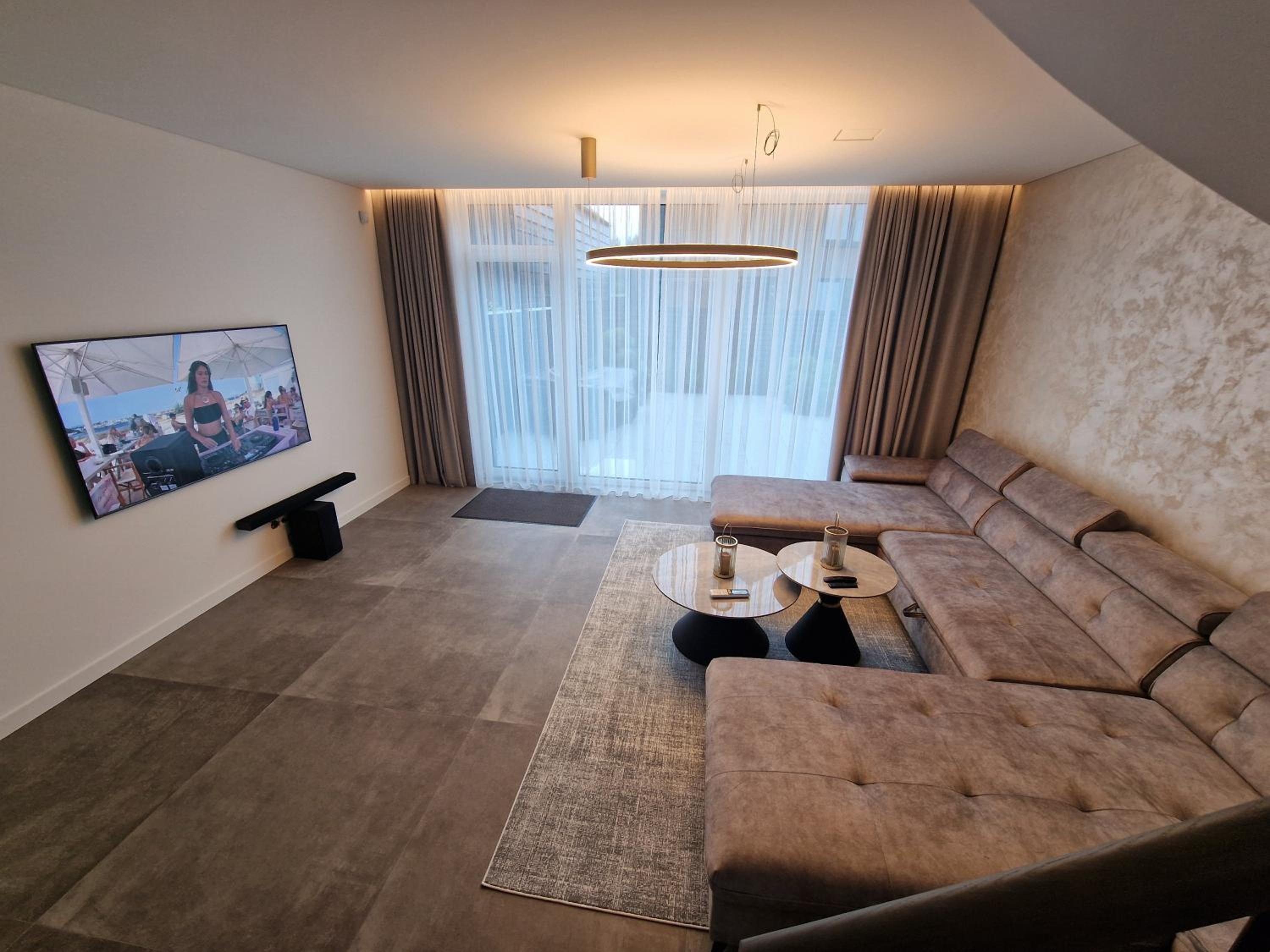 MONCI erdvūs apartamentai Monciskėse su uždaru kiemeliu view 2
