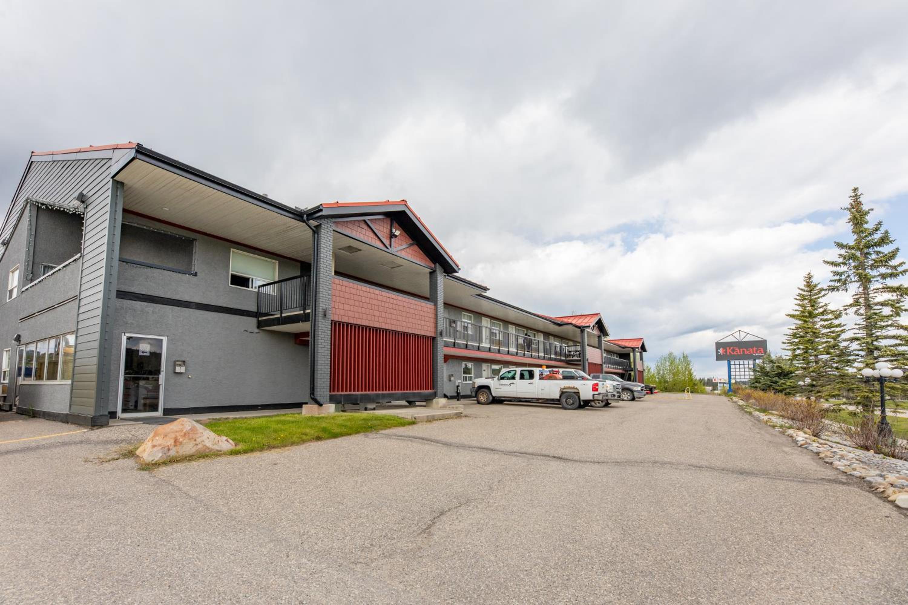 Hinton Vacations - The Kanata by BCMInns - Hinton - Property Image 12