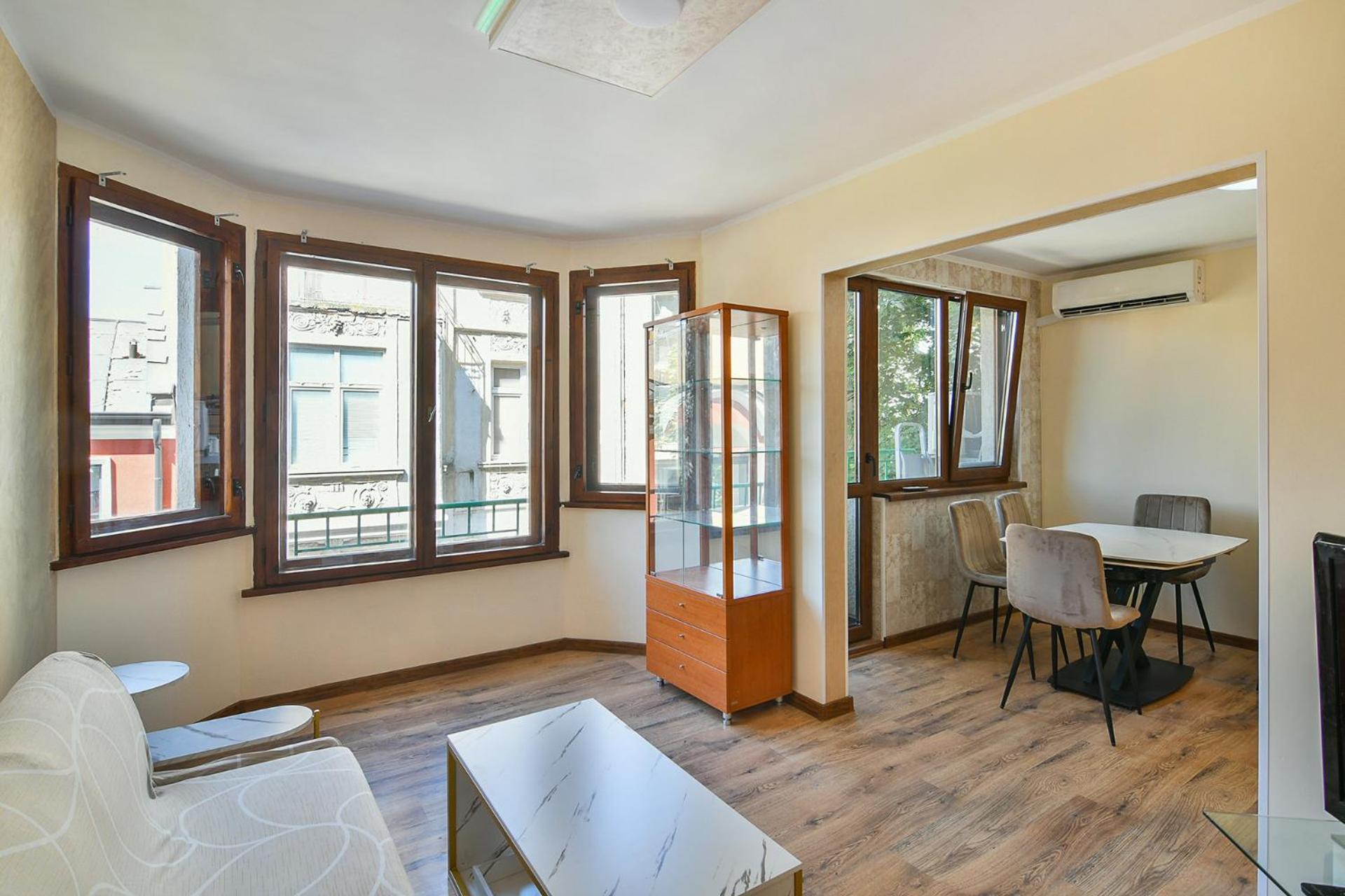 Super central 2 BR with AC