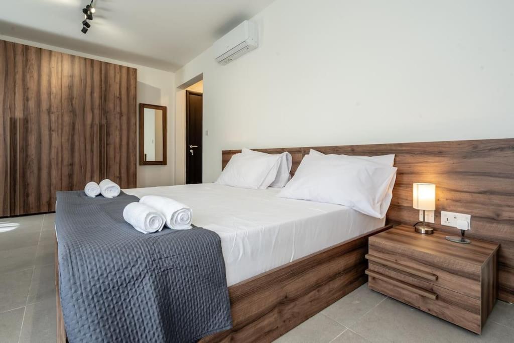 Bright and Spacious 2 Bedroom Apartment