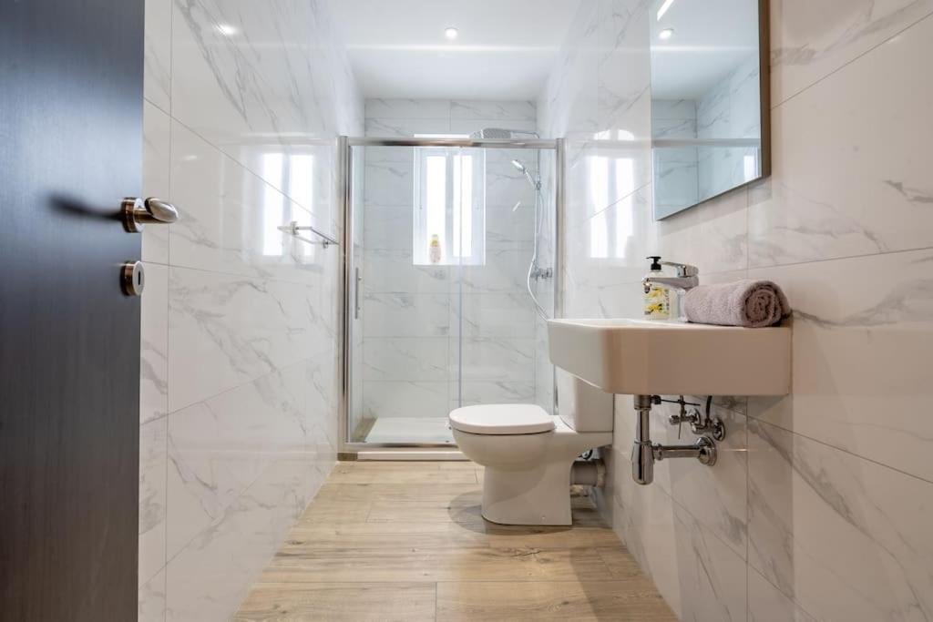 Bright and Spacious 2 Bedroom Apartment