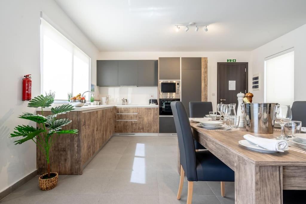 Bright and Spacious 2 Bedroom Apartment