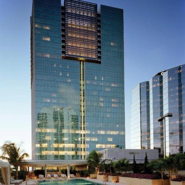 Brickell 31th Floor Sea View Free Parking by Palermo Home Miami