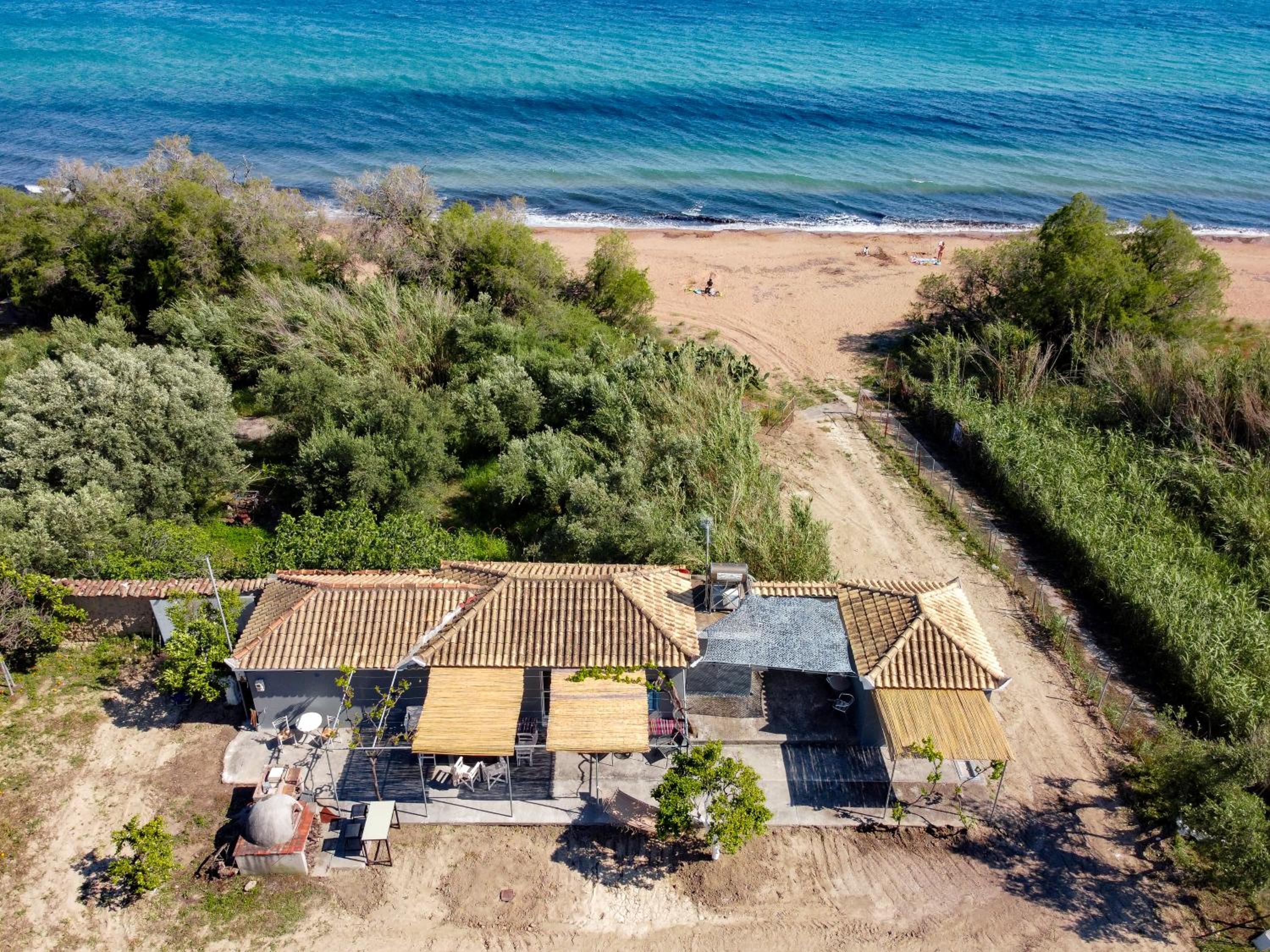 Summer house right next to the sea view 3