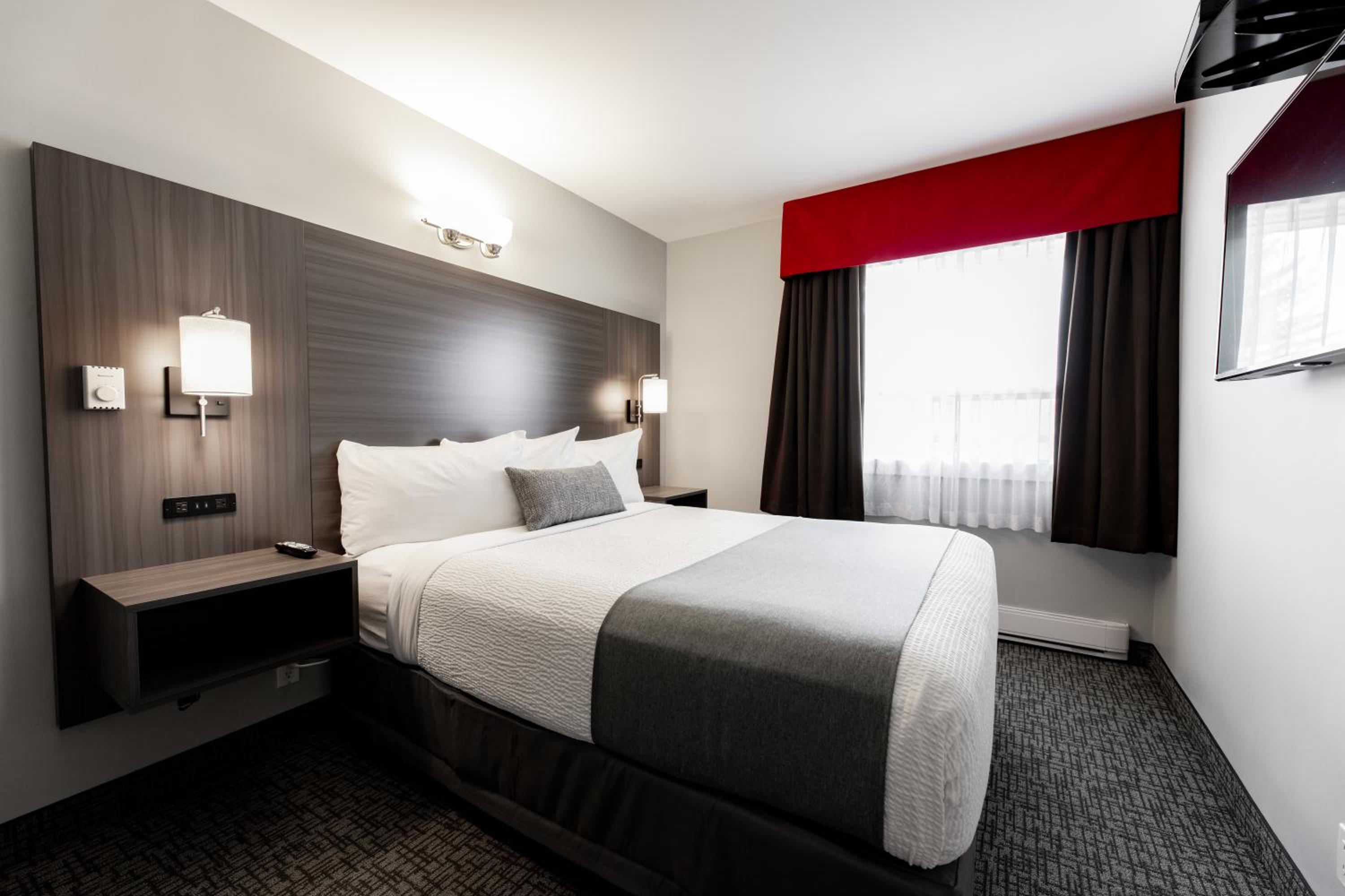 Hinton Vacations - The Kanata by BCMInns - Hinton - Property Image 3