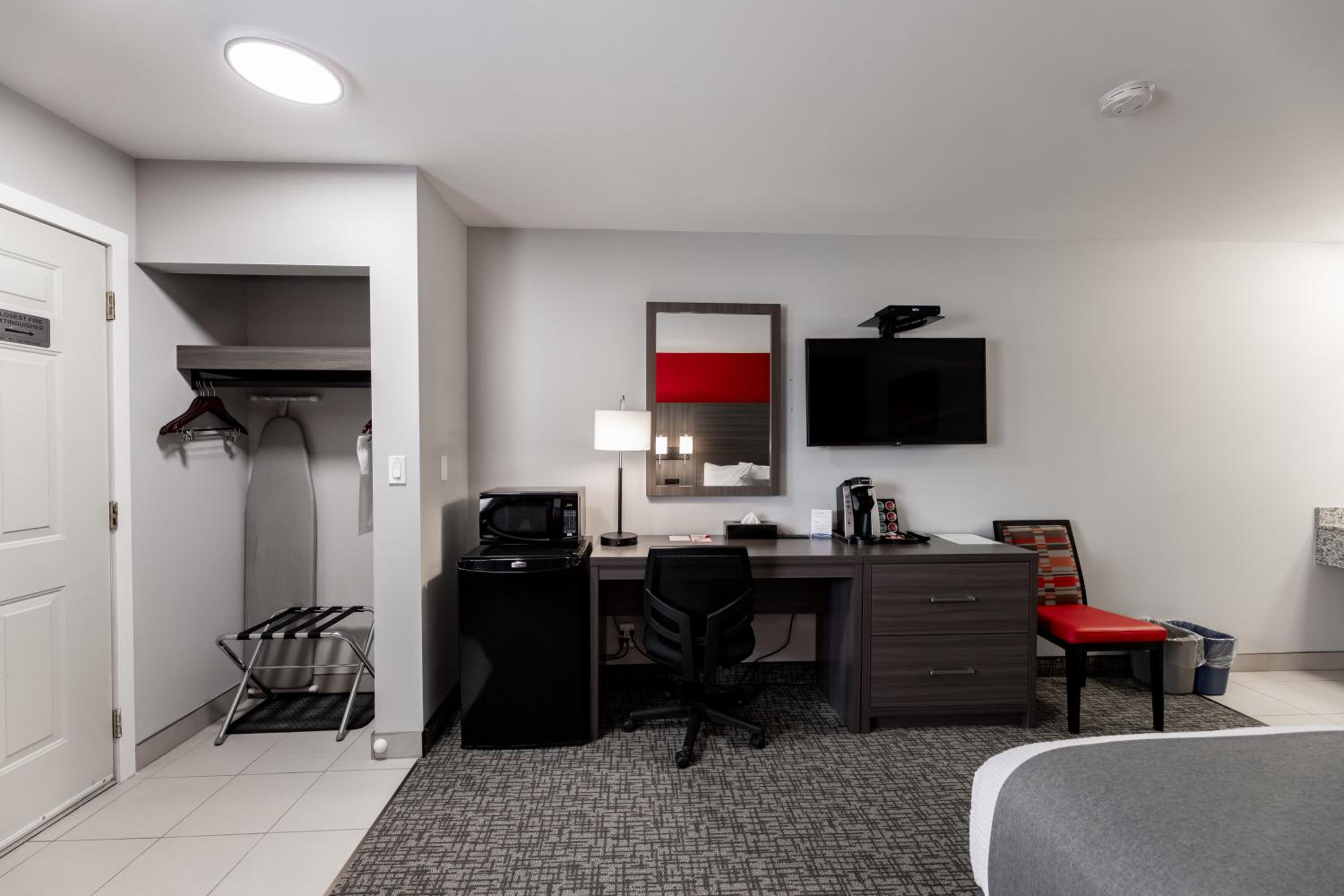 Hinton Vacations - The Kanata by BCMInns - Hinton - Property Image 10