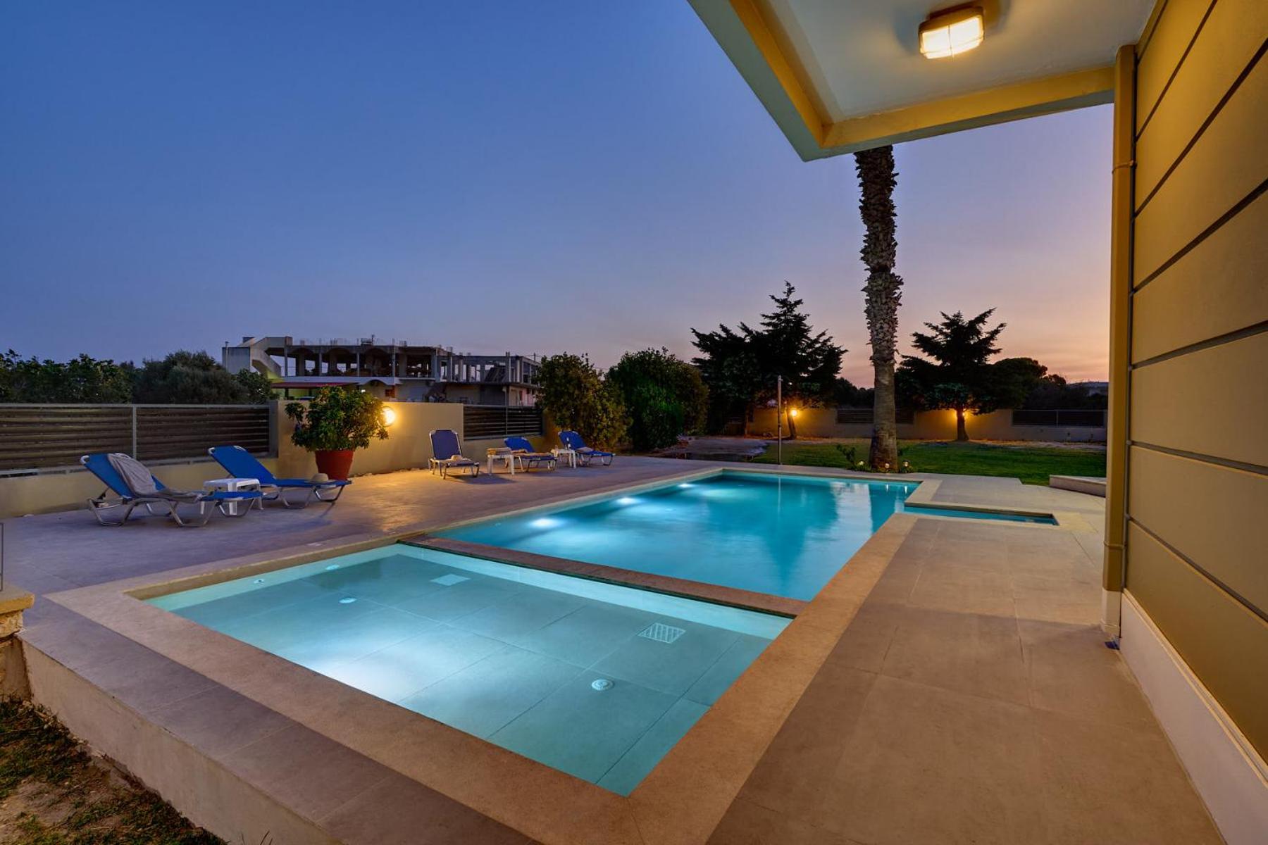 Gia's Luxury Residence view 3