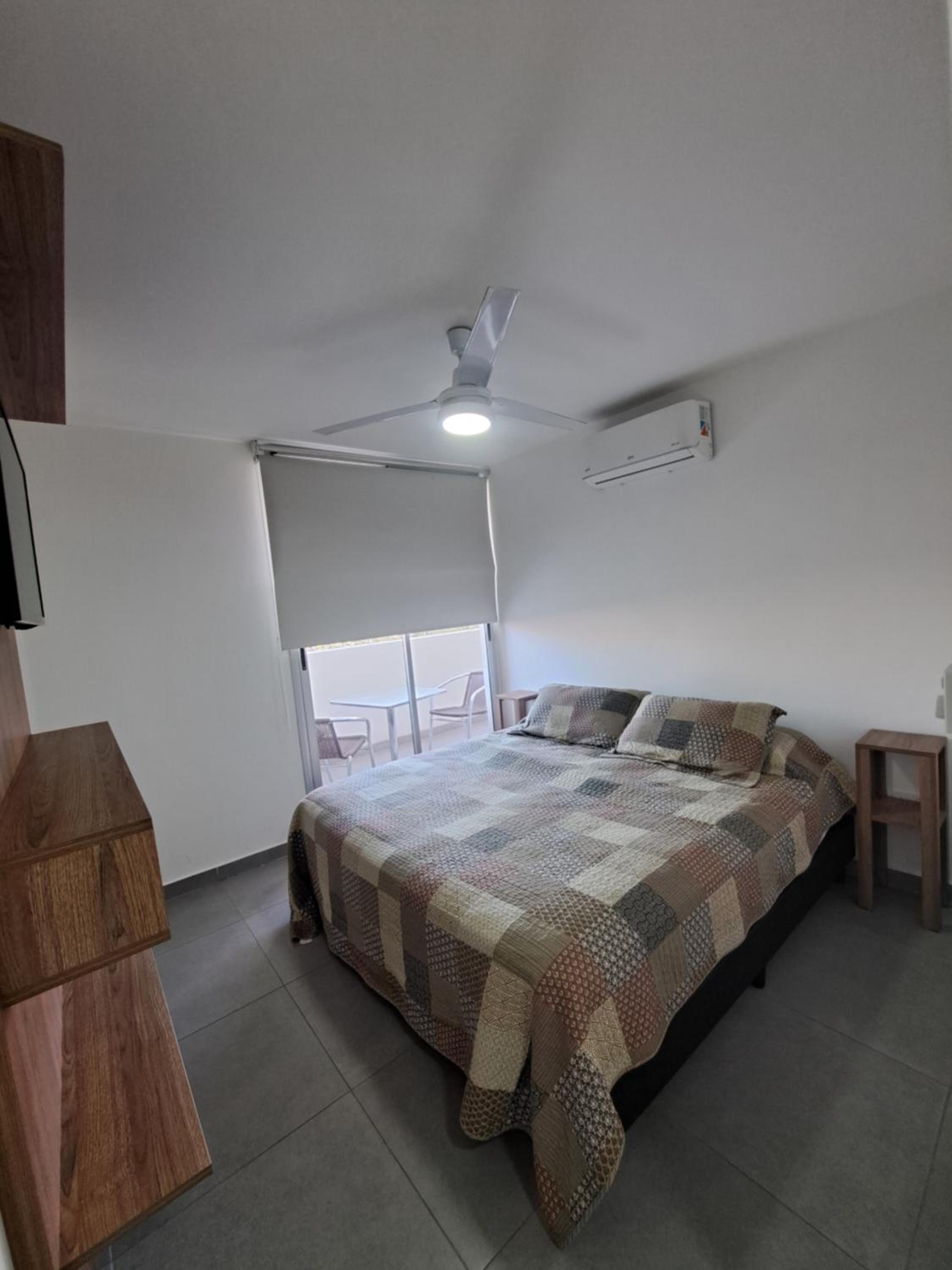 Departamento -Roma- Barrio General Paz - A una cuadra de 24 de septiembre y enfrente del Polideportivo By Apartcba