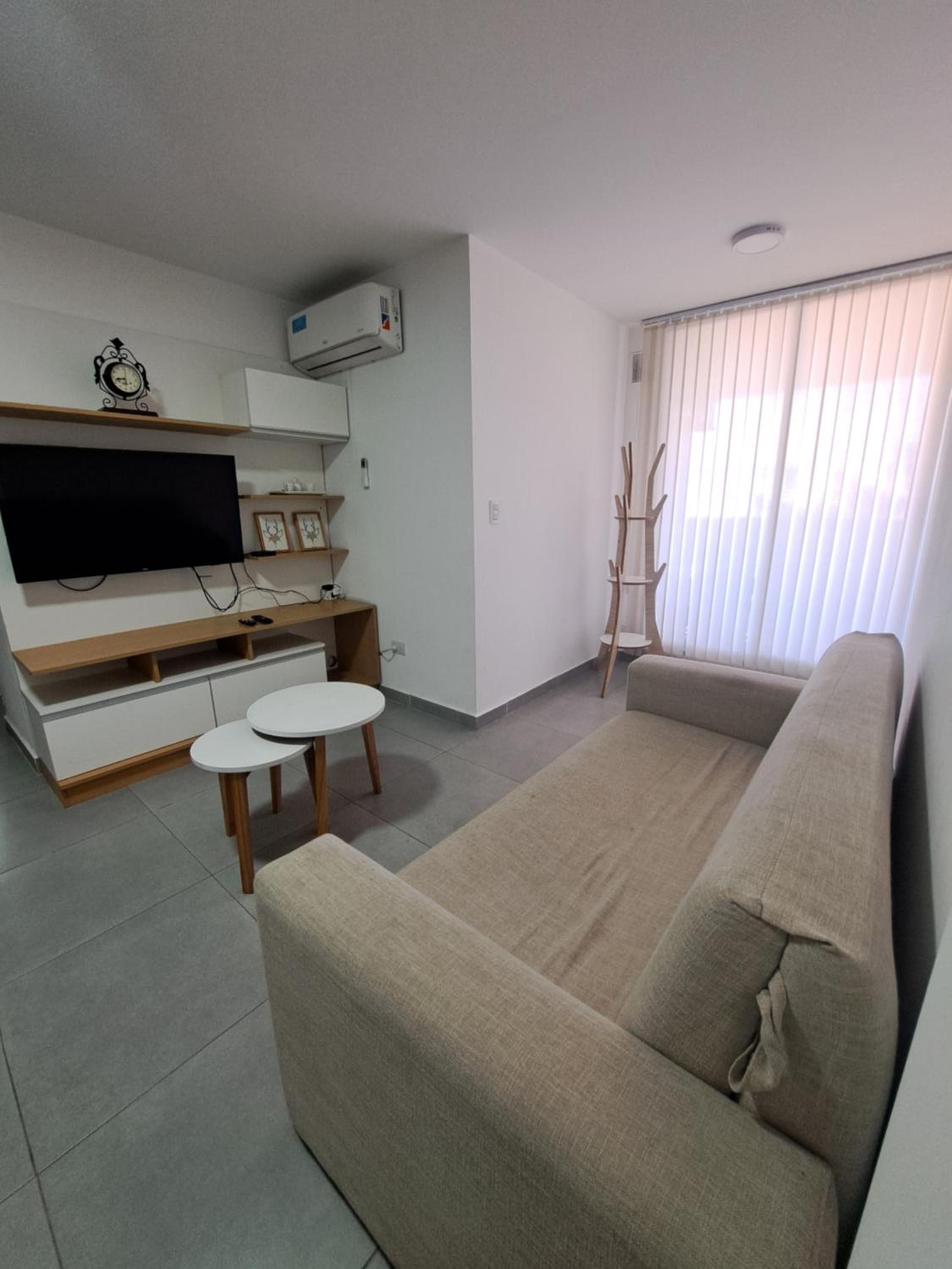 Departamento -Roma- Barrio General Paz - A una cuadra de 24 de septiembre y enfrente del Polideportivo By Apartcba