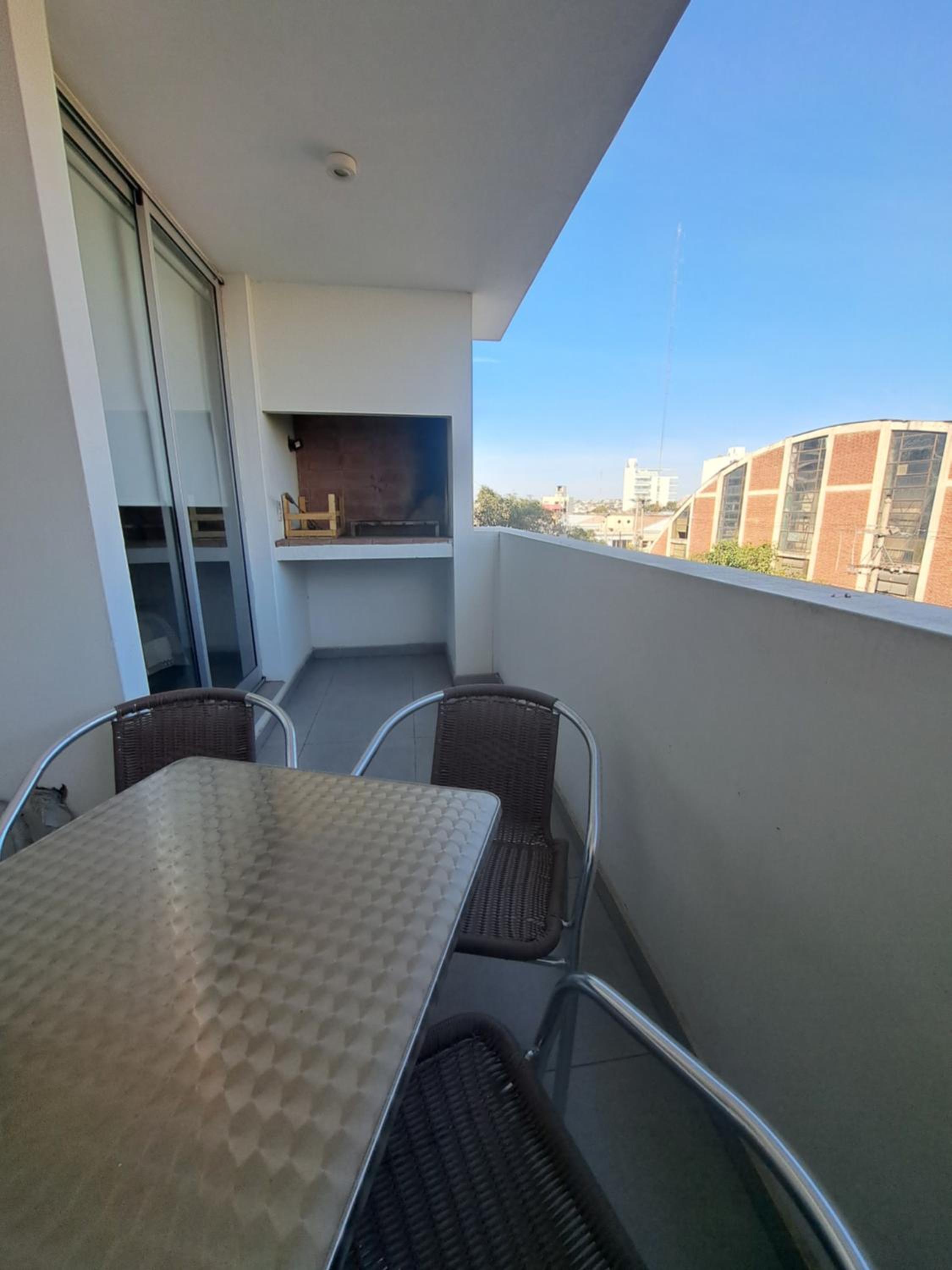 Departamento -Roma- Barrio General Paz - A una cuadra de 24 de septiembre y enfrente del Polideportivo By Apartcba