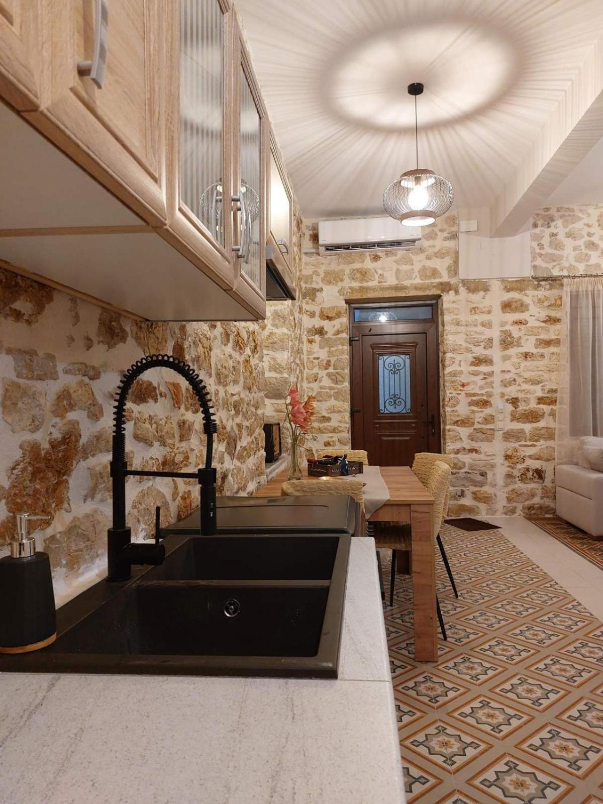 Stone-built Villa Nesseris 80 m2 photo 2