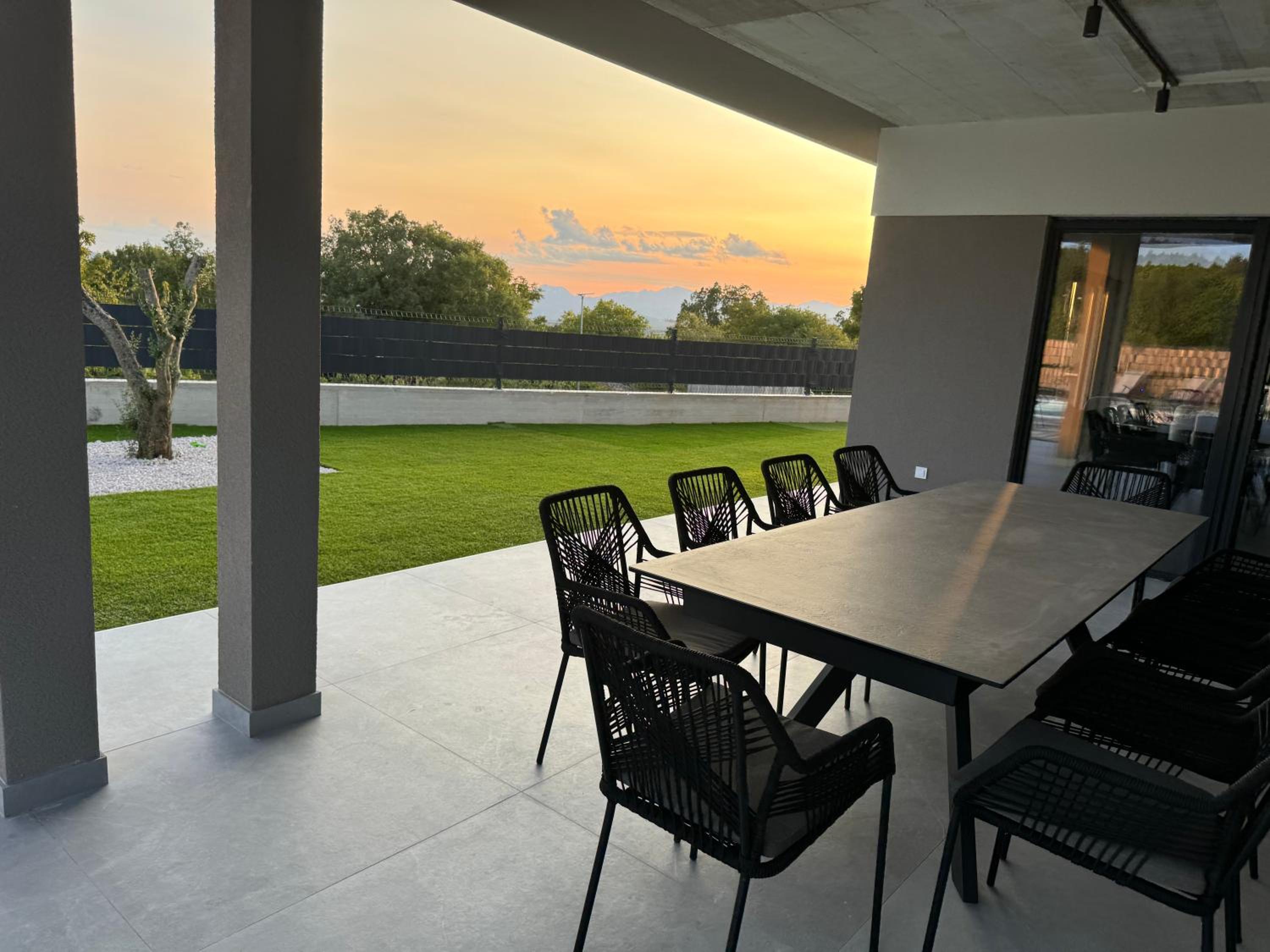 Olive Residence
