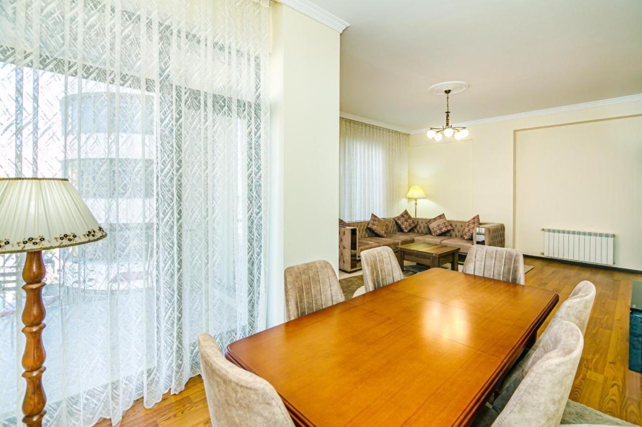Apartment On Mc Donalds view 4