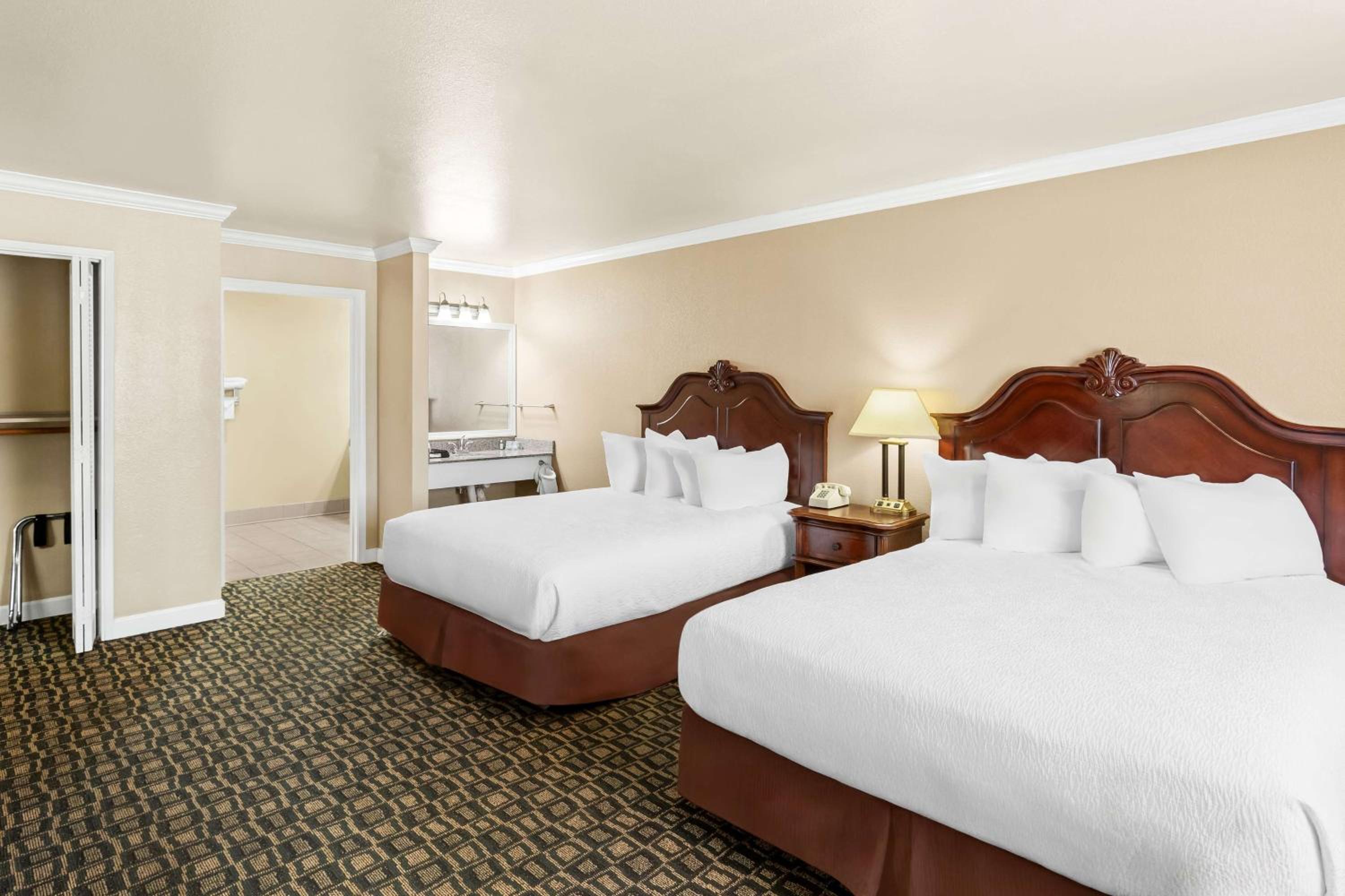 Yreka Vacations - Best Western Miners Inn Yreka - Property Image 18