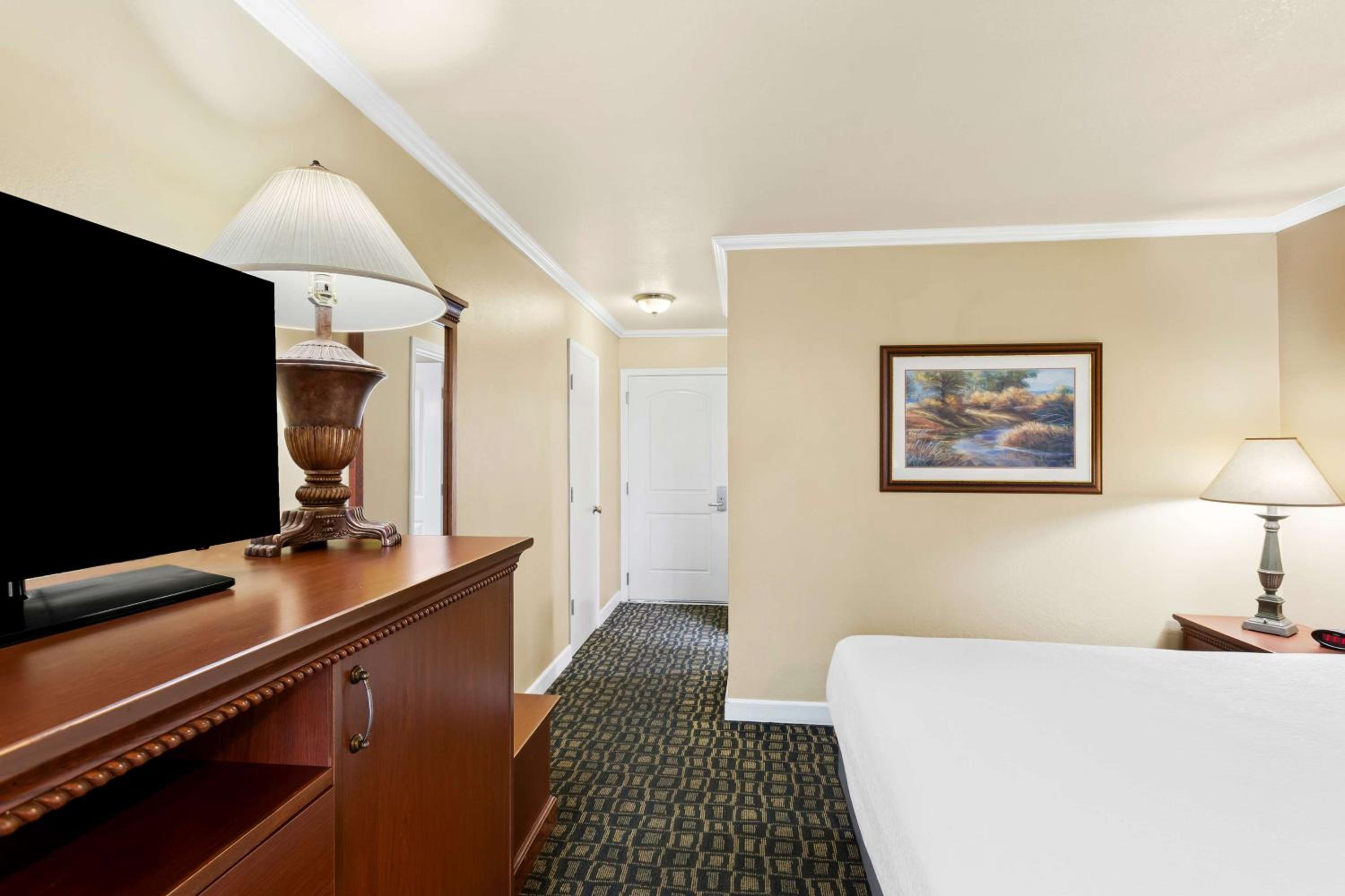 Yreka Vacations - Best Western Miners Inn Yreka - Property Image 16