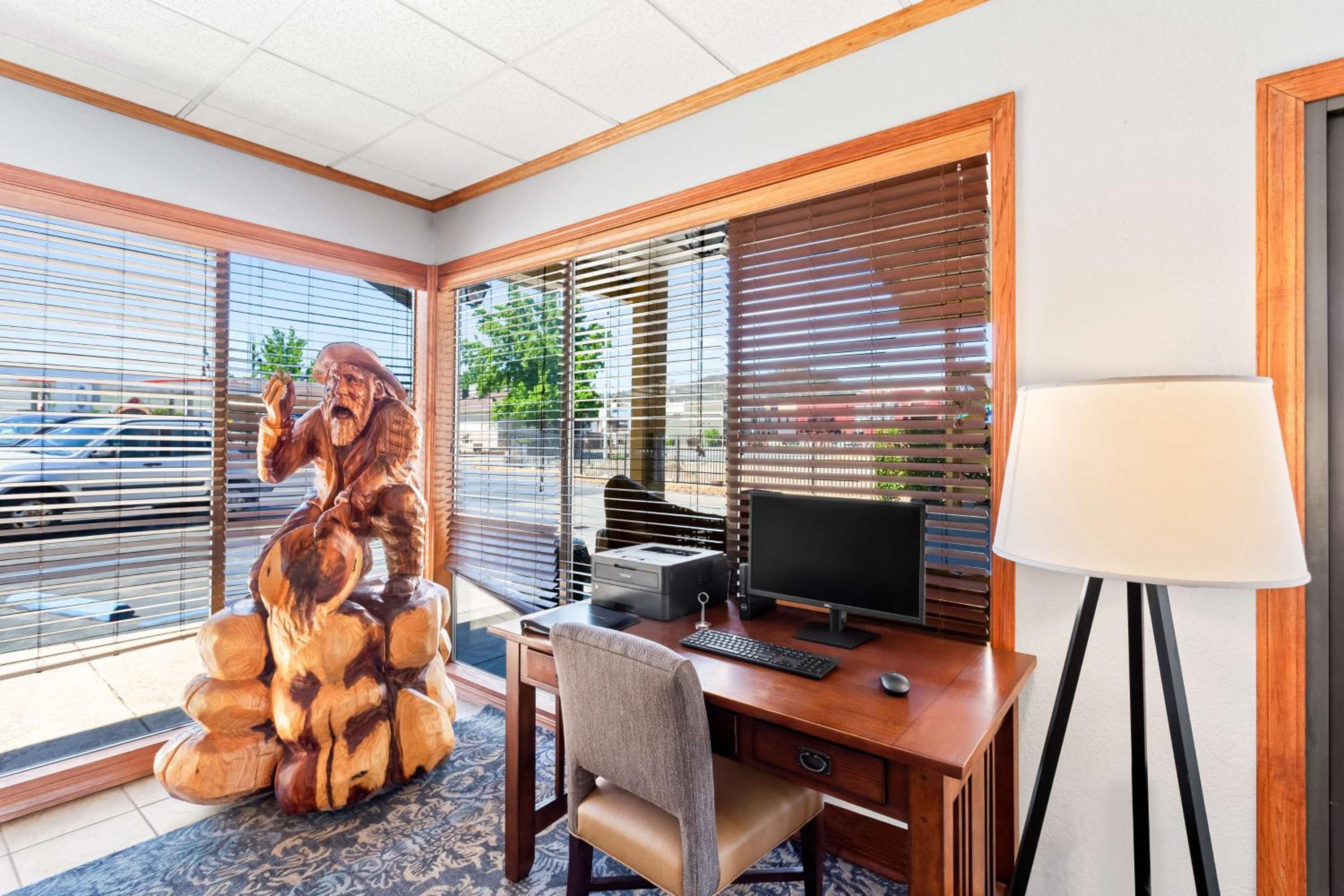 Yreka Vacations - Best Western Miners Inn Yreka - Property Image 2