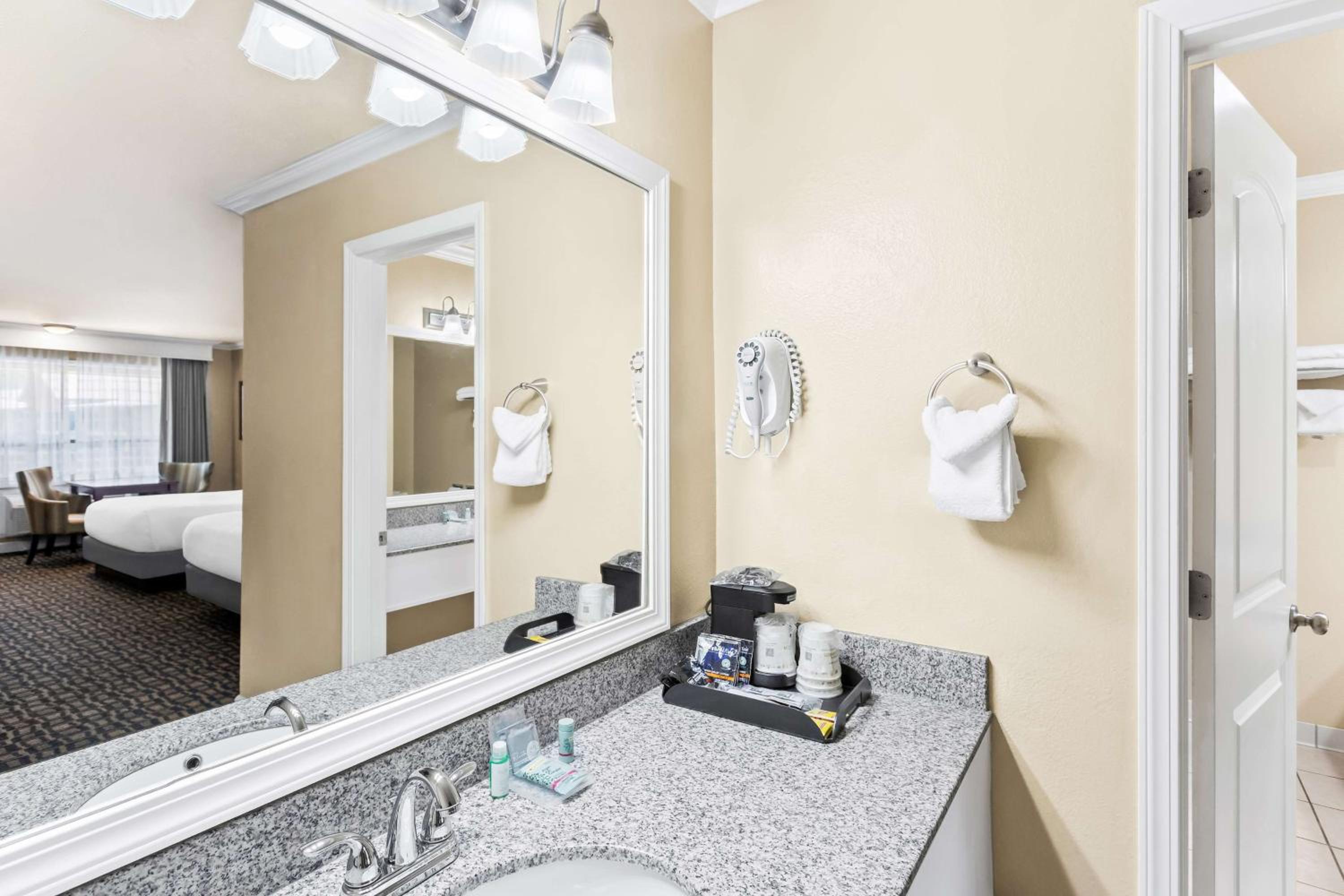Yreka Vacations - Best Western Miners Inn Yreka - Property Image 7