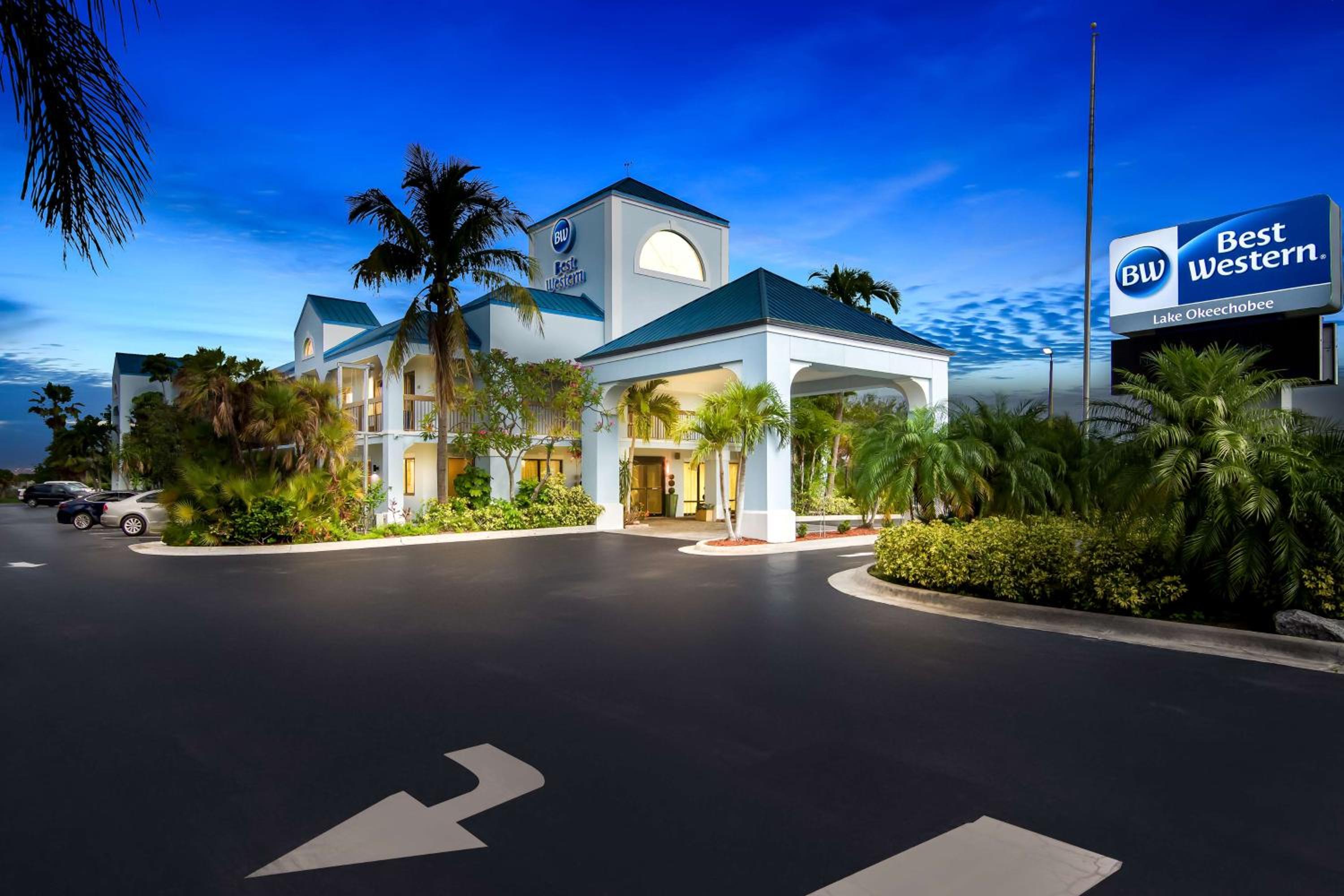 Okeechobee Vacations - Best Western Lake Okeechobee - Property Image 1