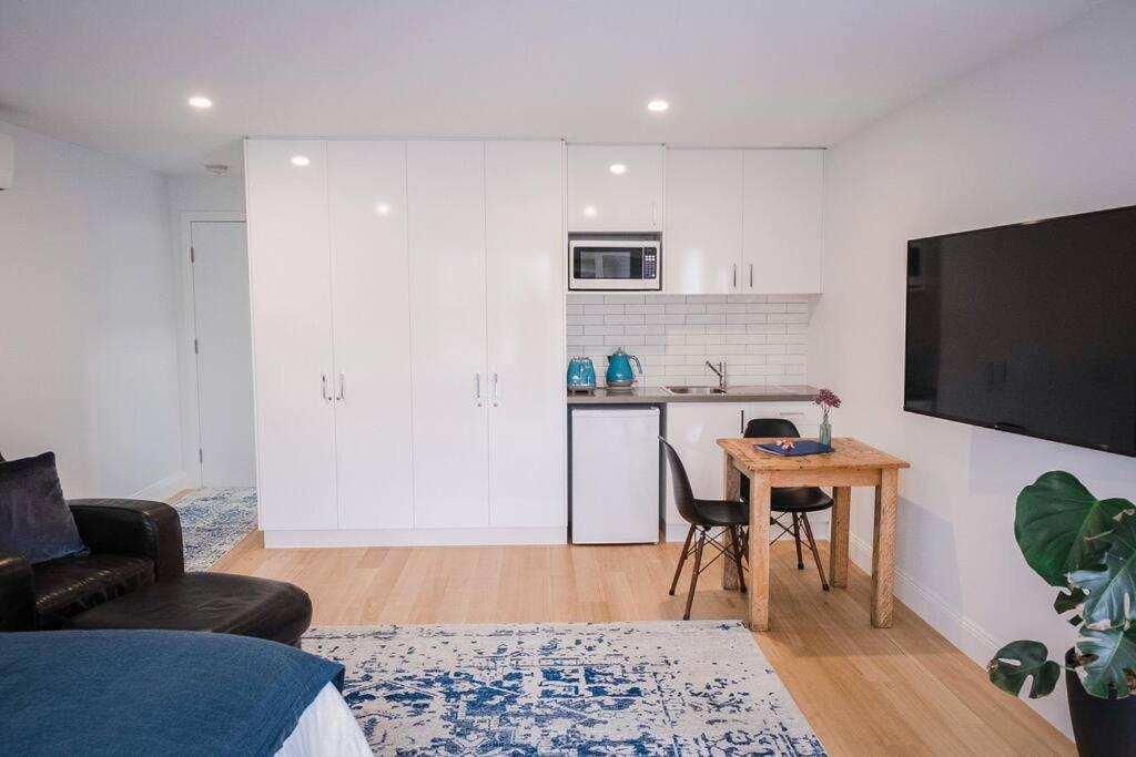 Port Fairy BNB - The Blue Suite