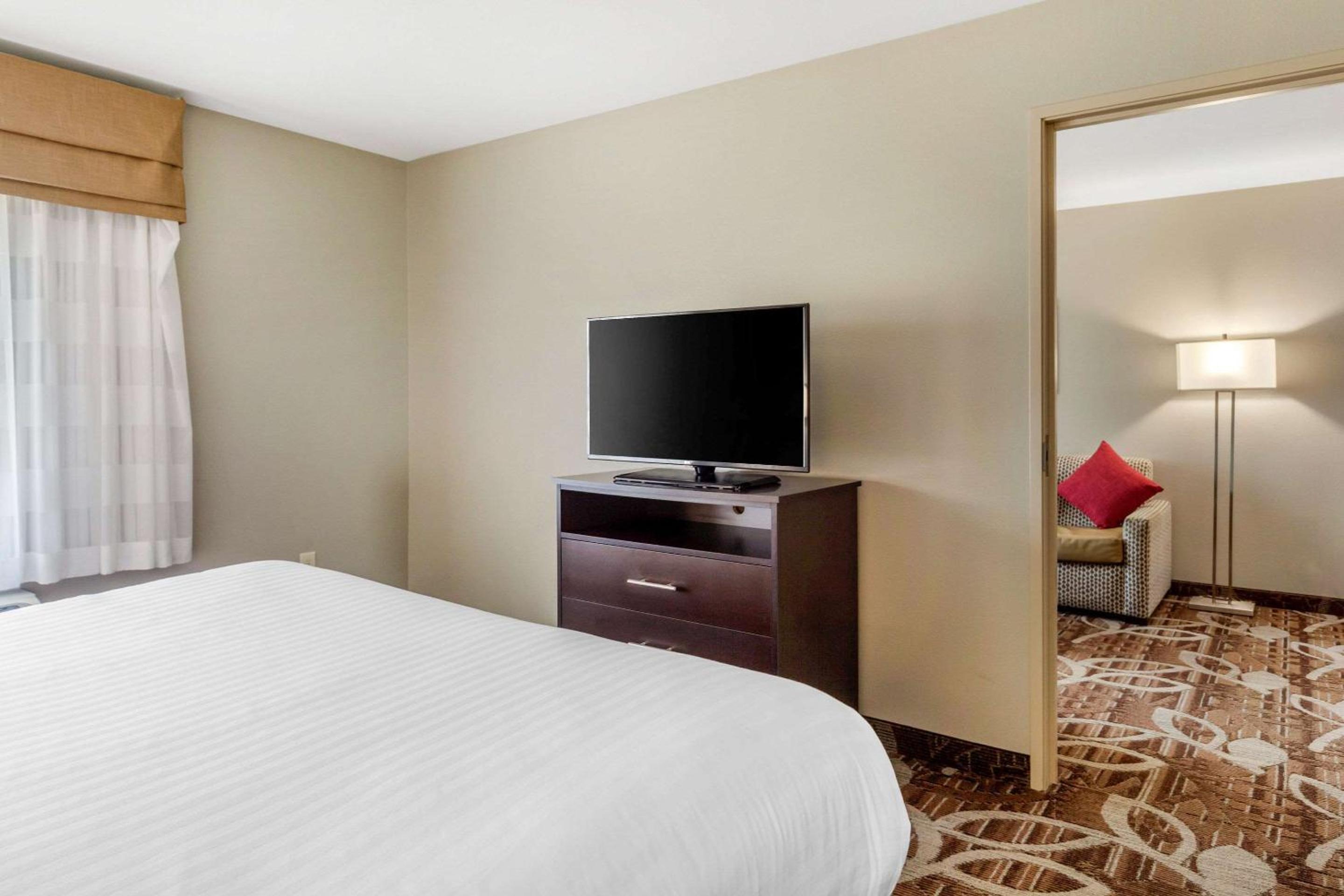 MainStay Suites Lincoln University Area