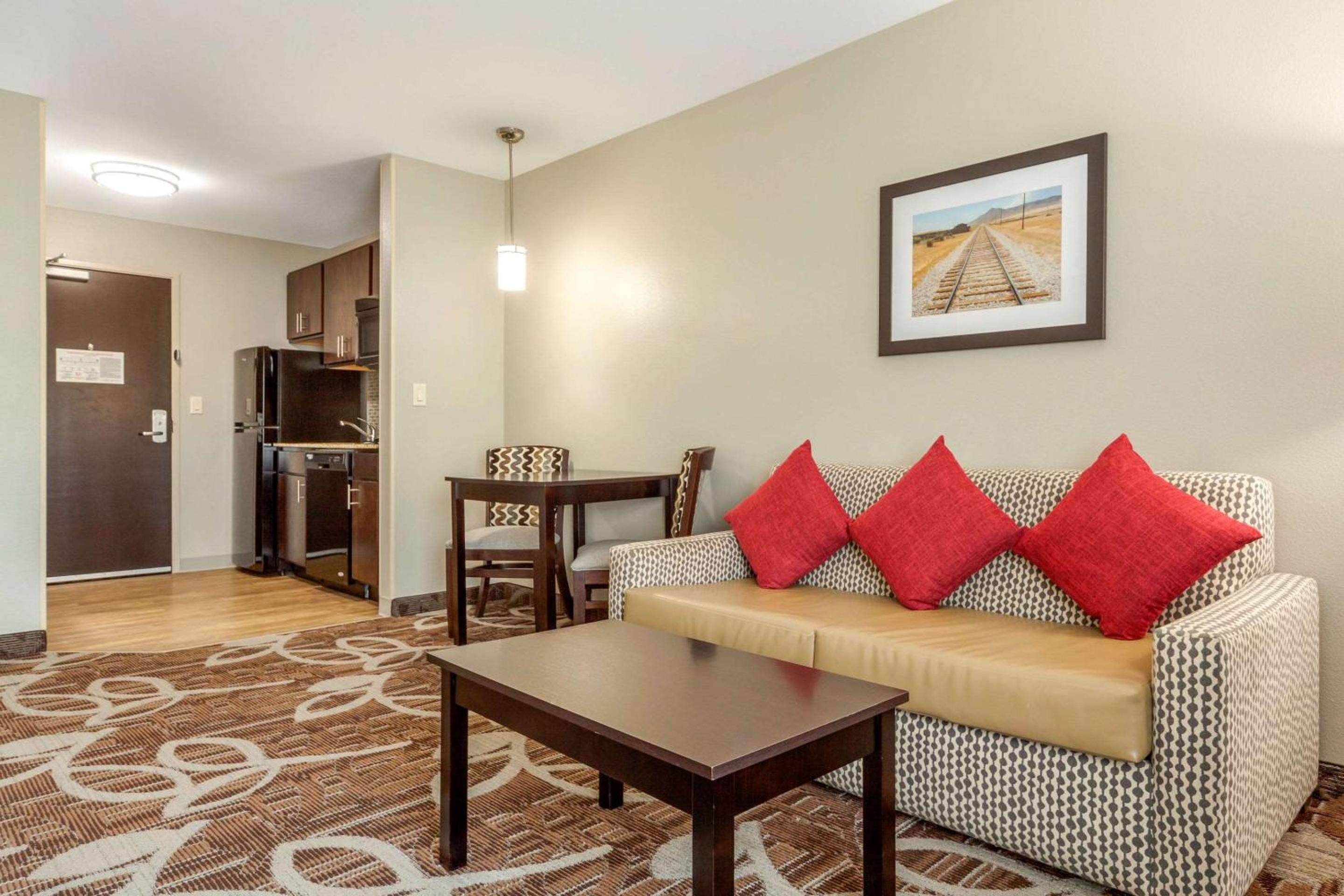 MainStay Suites Lincoln University Area