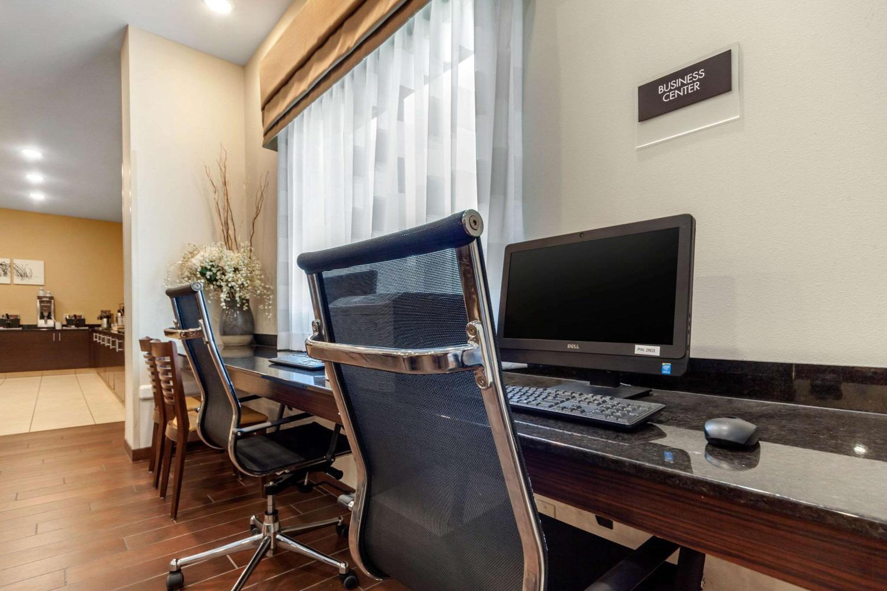 MainStay Suites Lincoln University Area