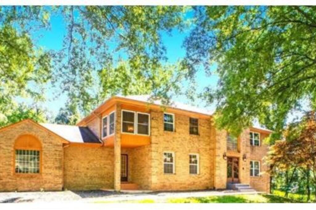 Château Luxurious home, 5min MGM view 4