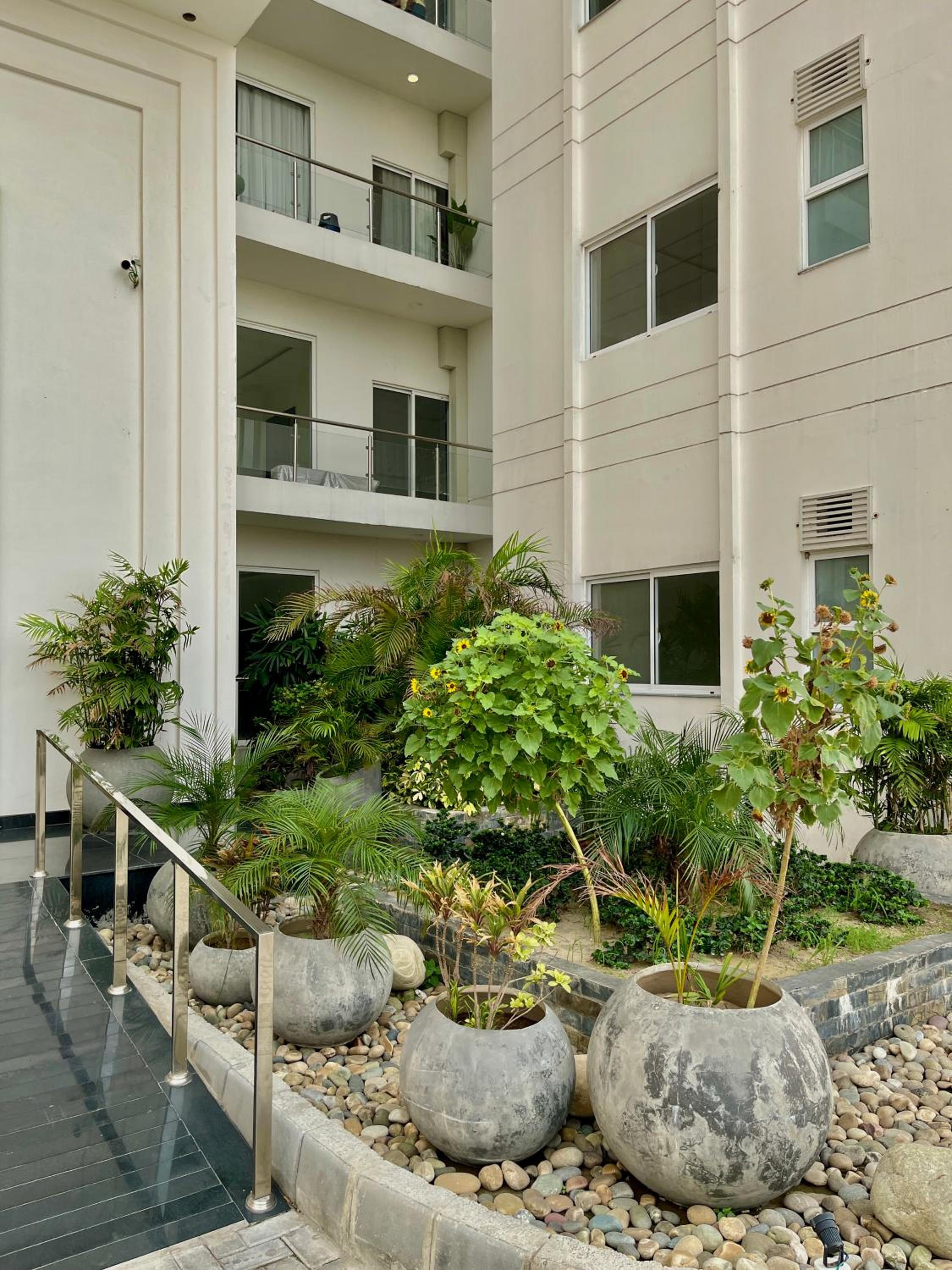 Lux Studio Apt With Pool, Cinema, Gym view 3