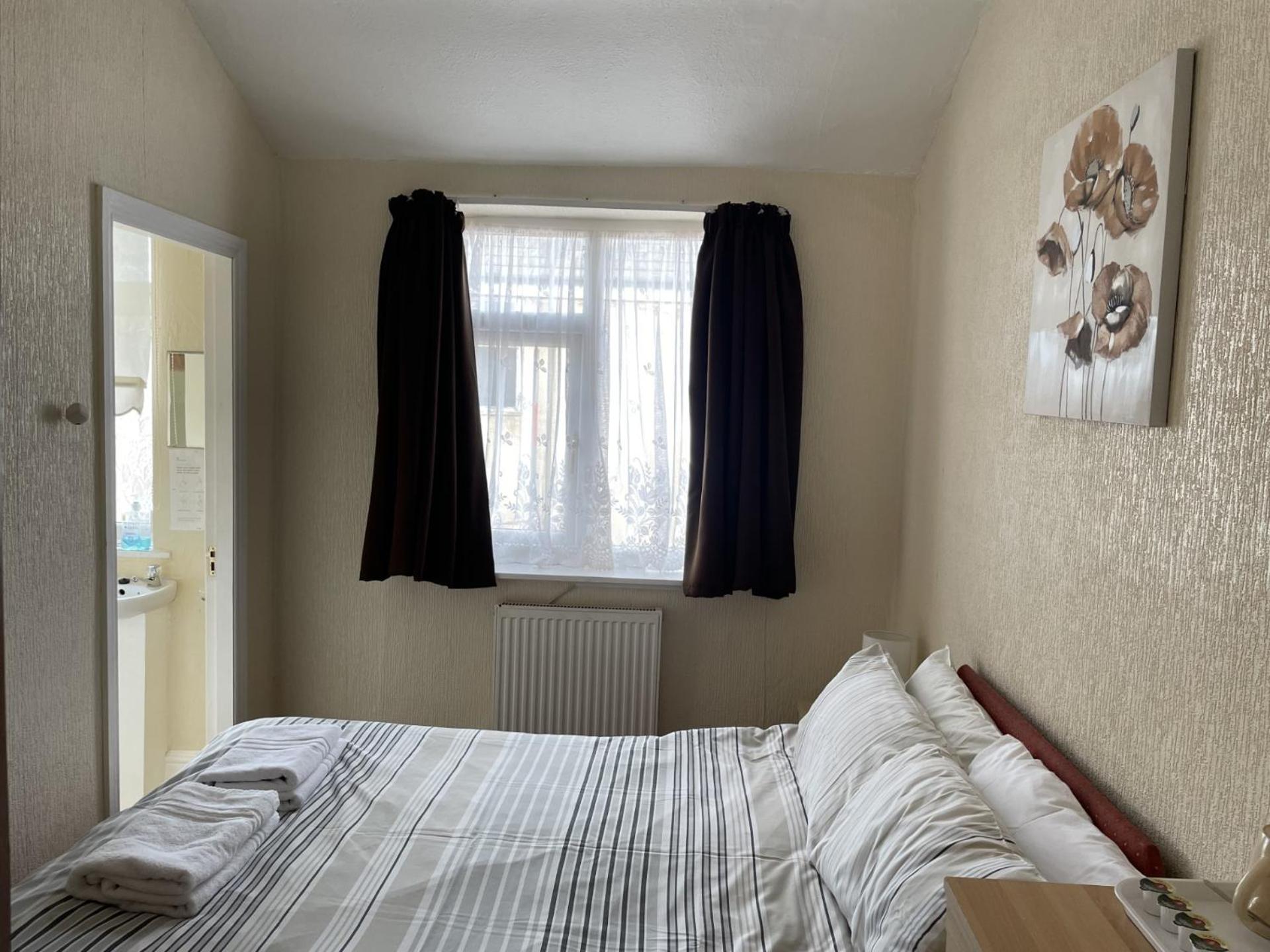 San Diego Guest House - near Pleasure Beach