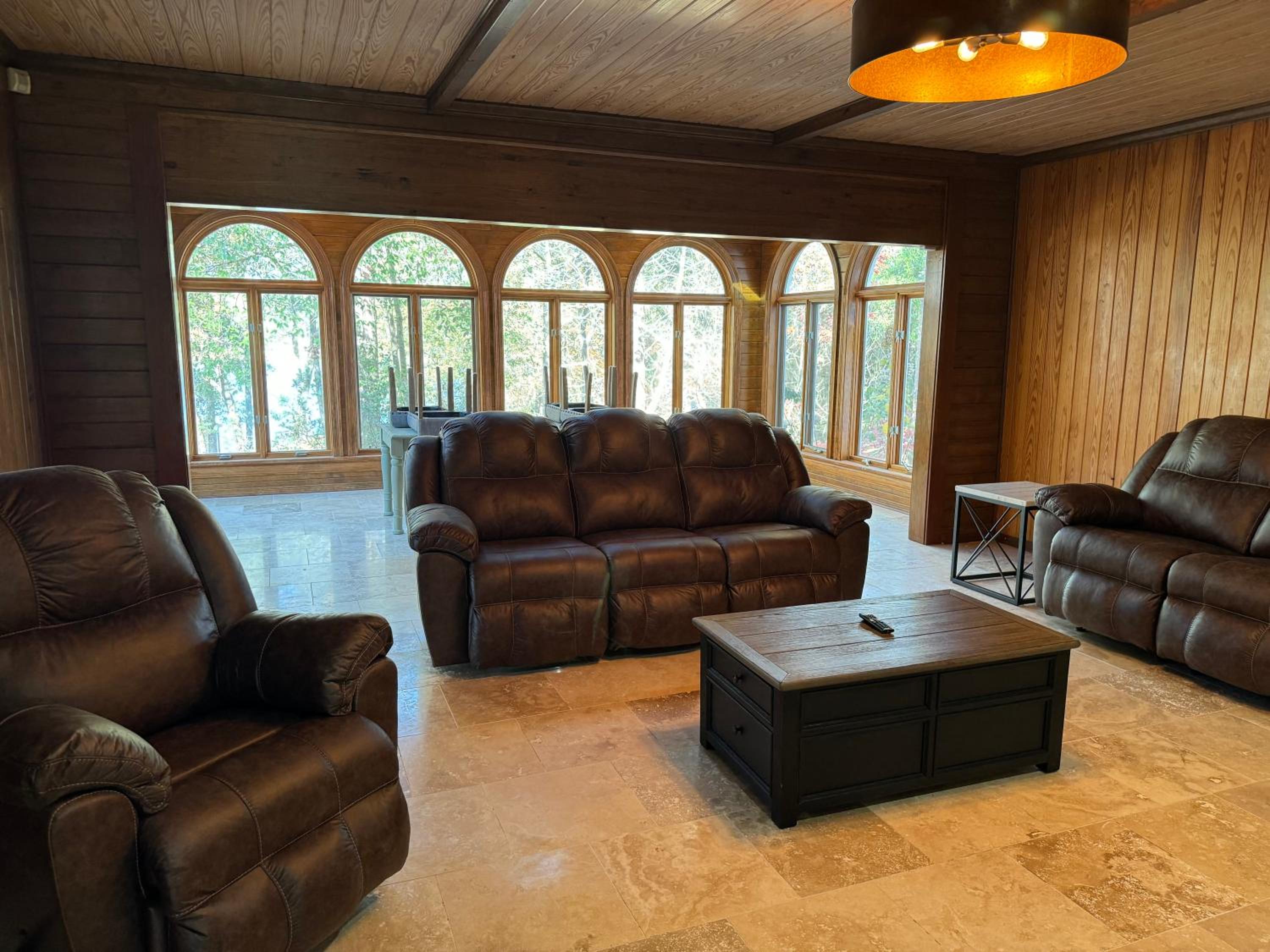 Spacious 8 Bedrooms Lakeside with pool and zip line view 5