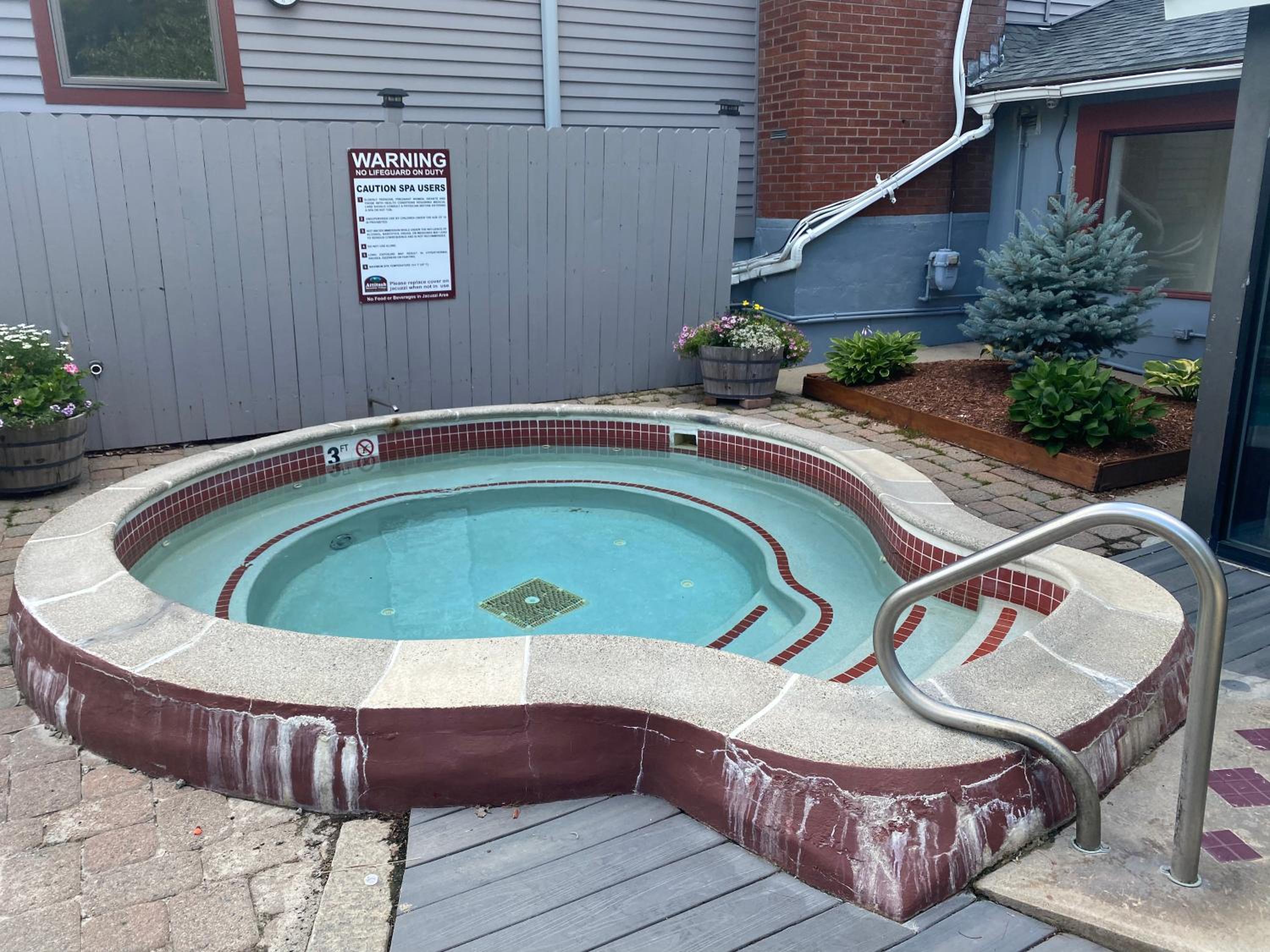Attitash Townhouse: AC, Pool, Storyland, Saco River