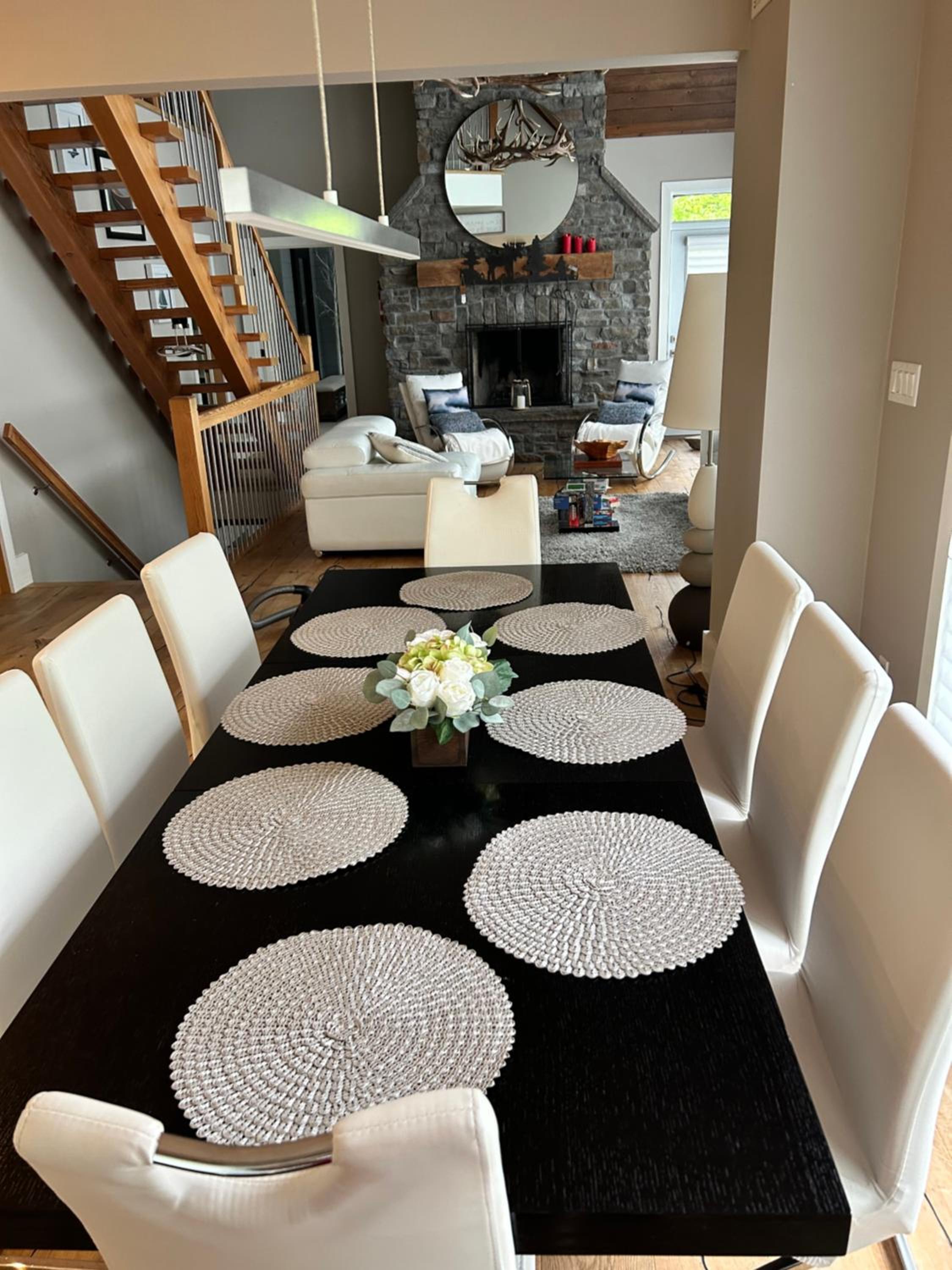 The Rowanwood - Muskoka Cottage Retreat