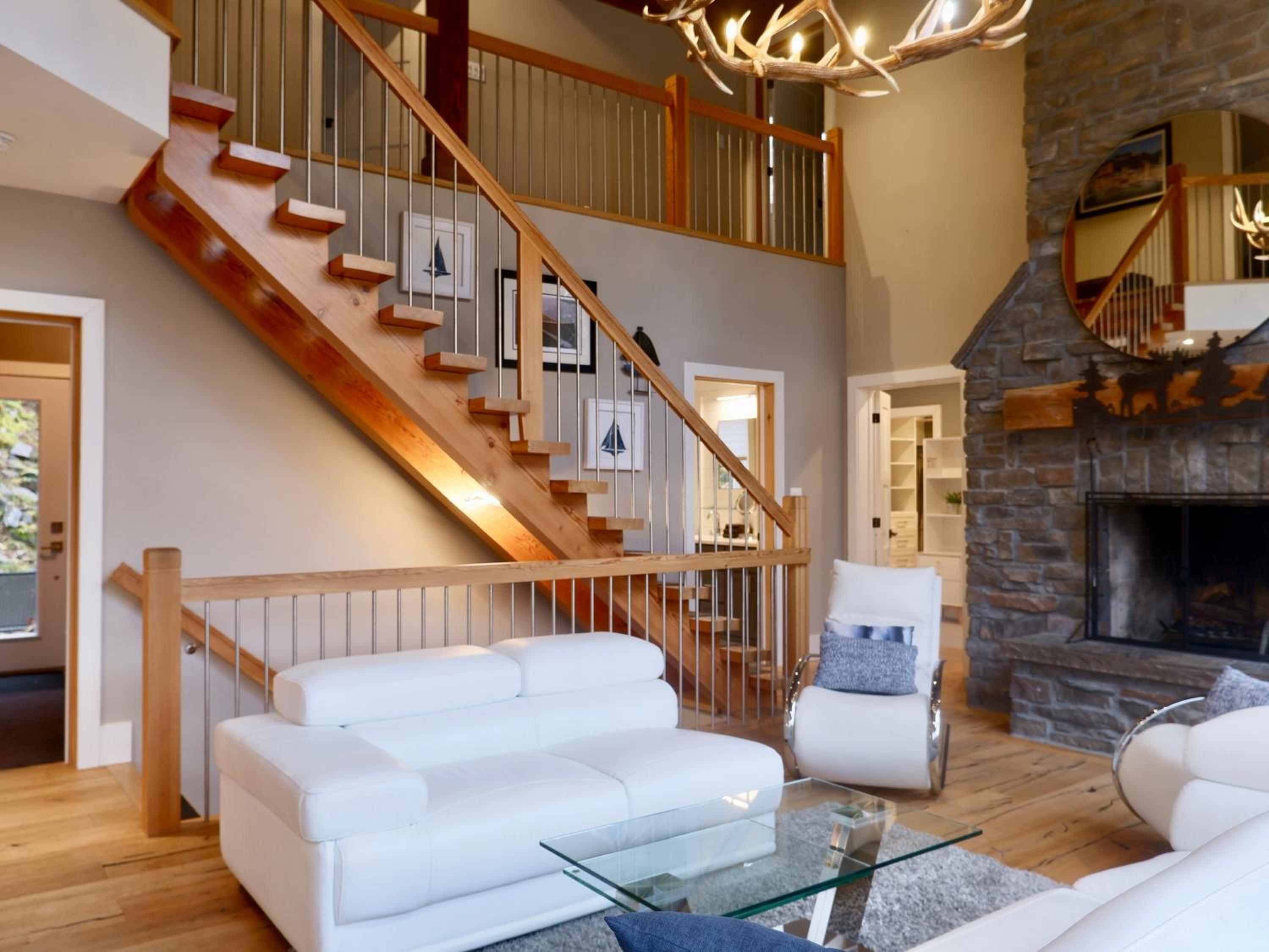The Rowanwood - Muskoka Cottage Retreat