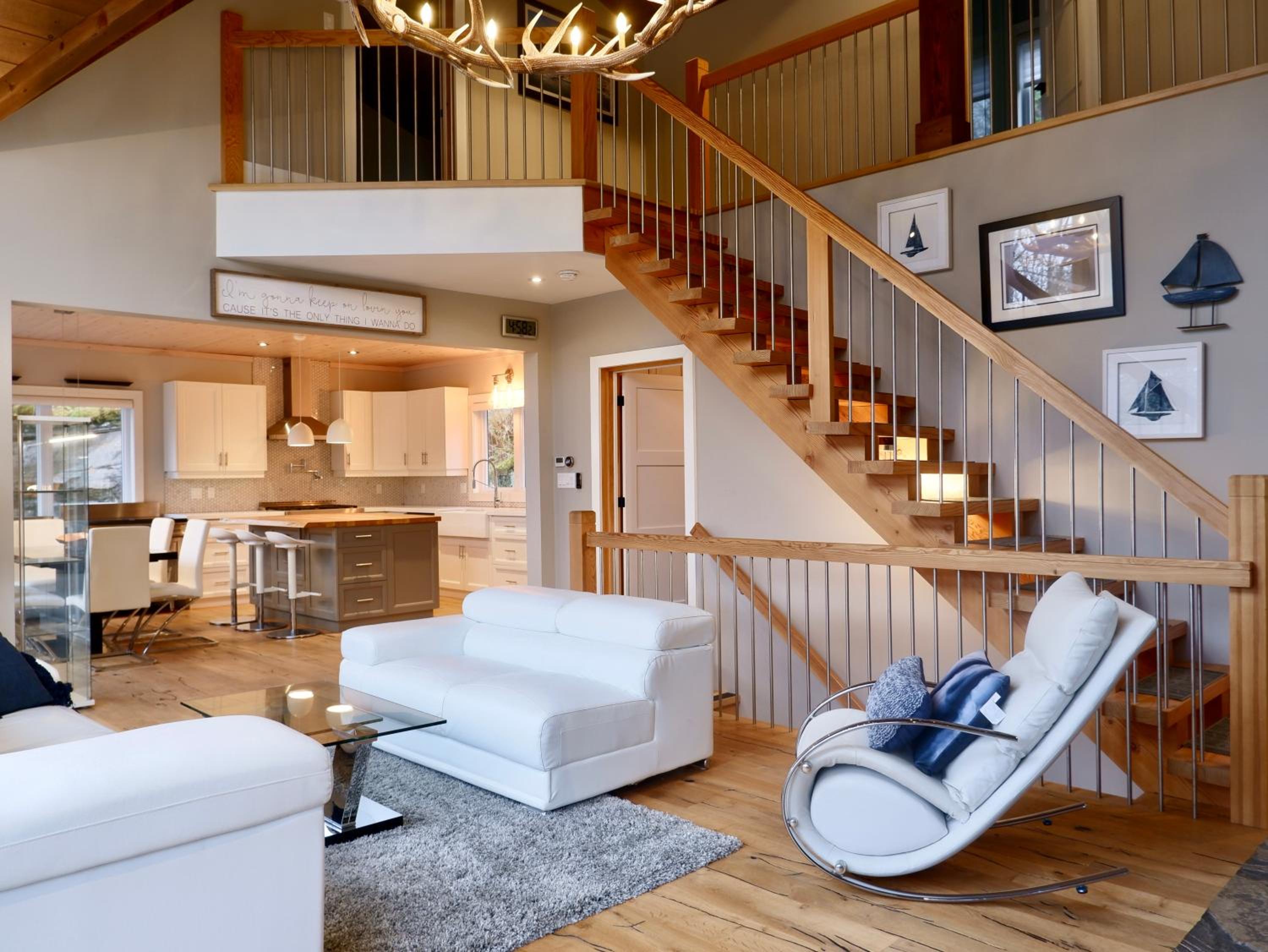 The Rowanwood - Muskoka Cottage Retreat