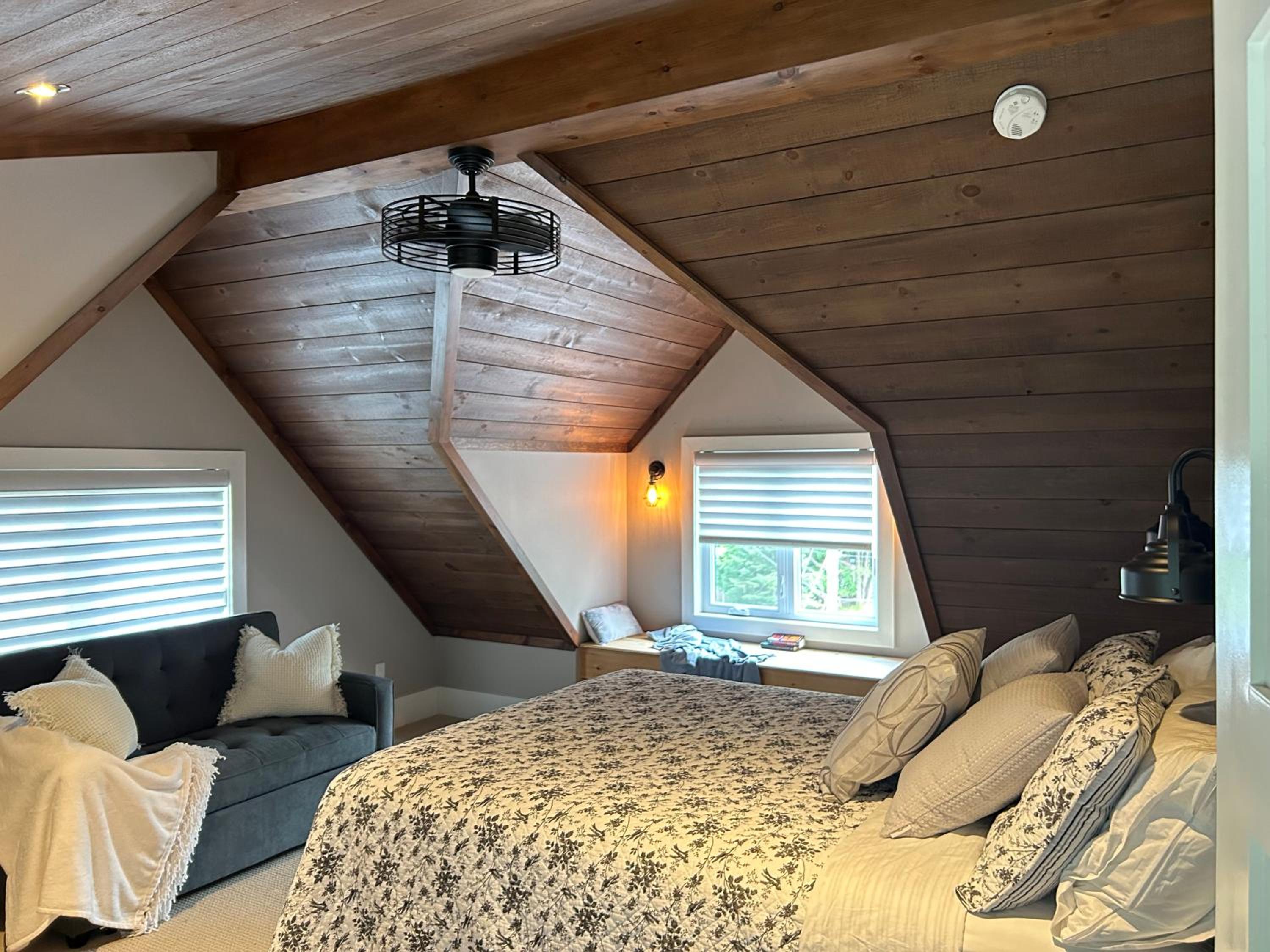 The Rowanwood - Muskoka Cottage Retreat